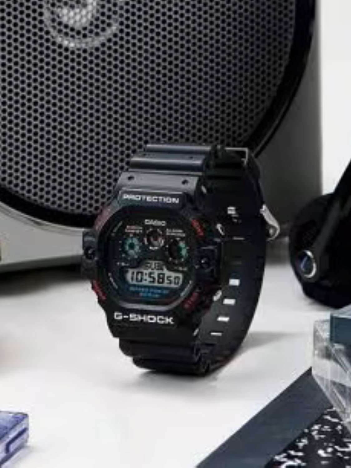 DW-5900U-1ER Men's Octagonal G-SHOCK Anti Slip Strap Watch, Black