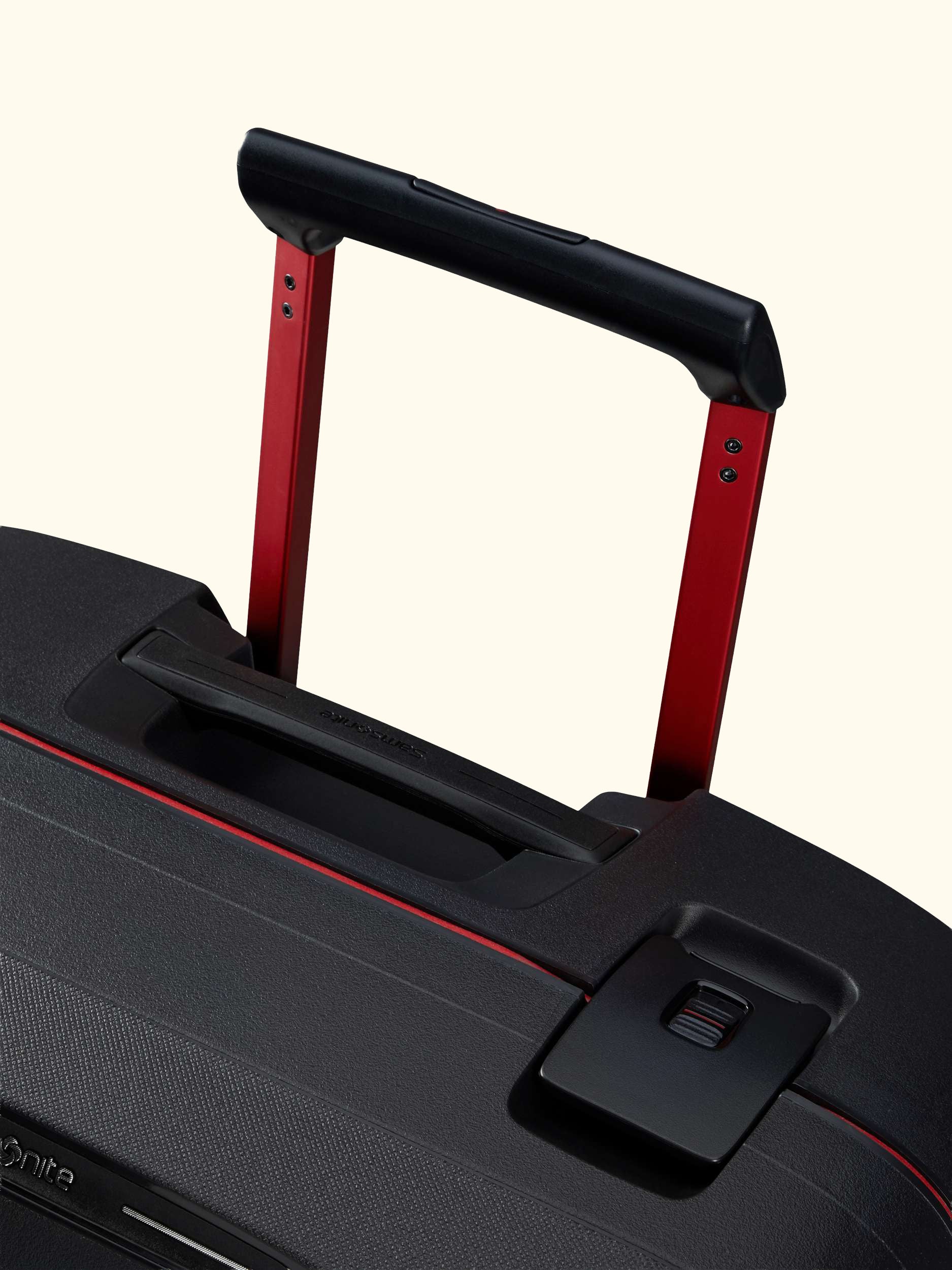 Essens 69cm 4-Wheel Medium Suitcase, 88L