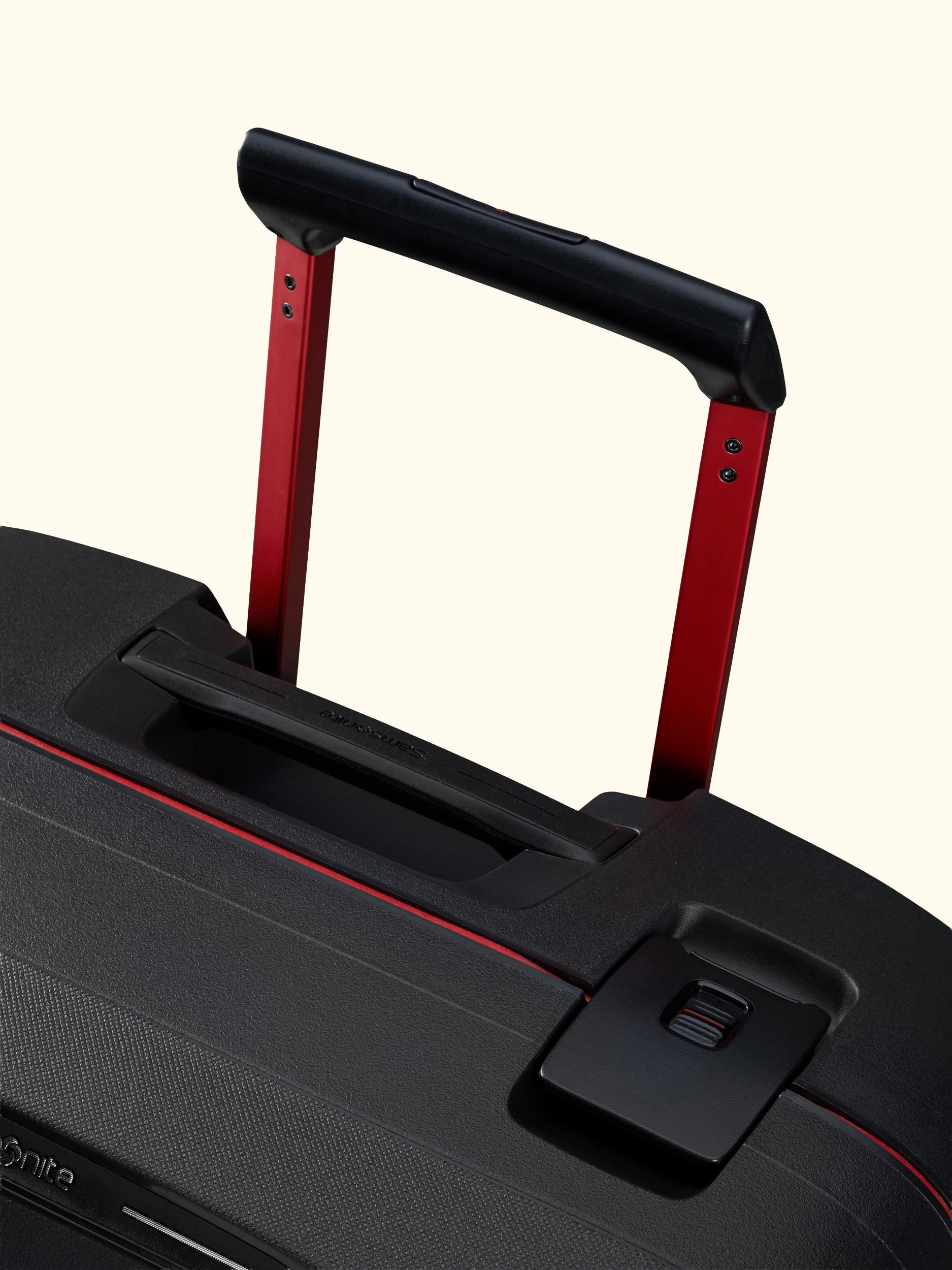 Essens 69cm 4-Wheel Medium Suitcase, 88L