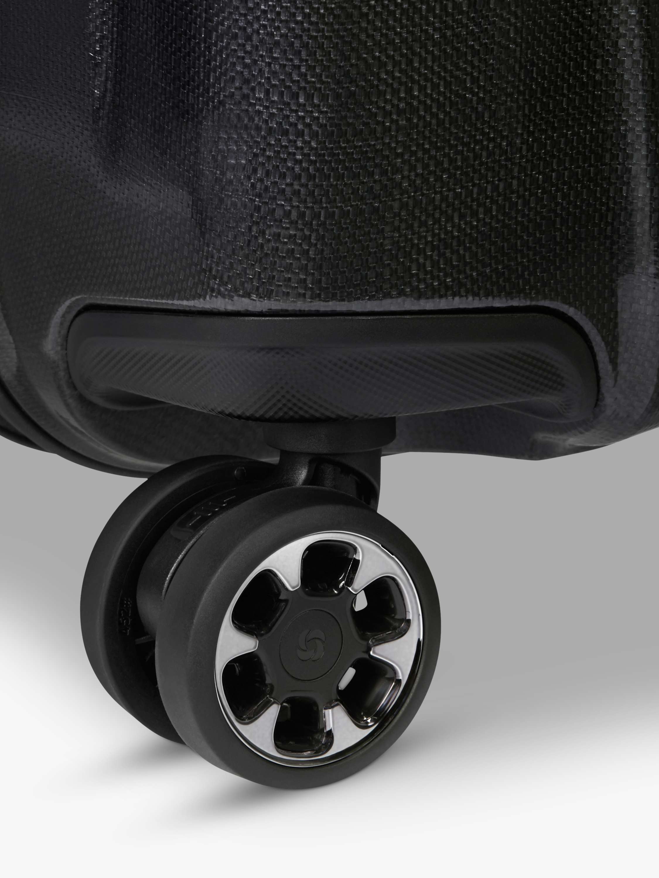 Nexis 82cm Expandable Double Wheel Spinner Suitcase, 134/147L, Black