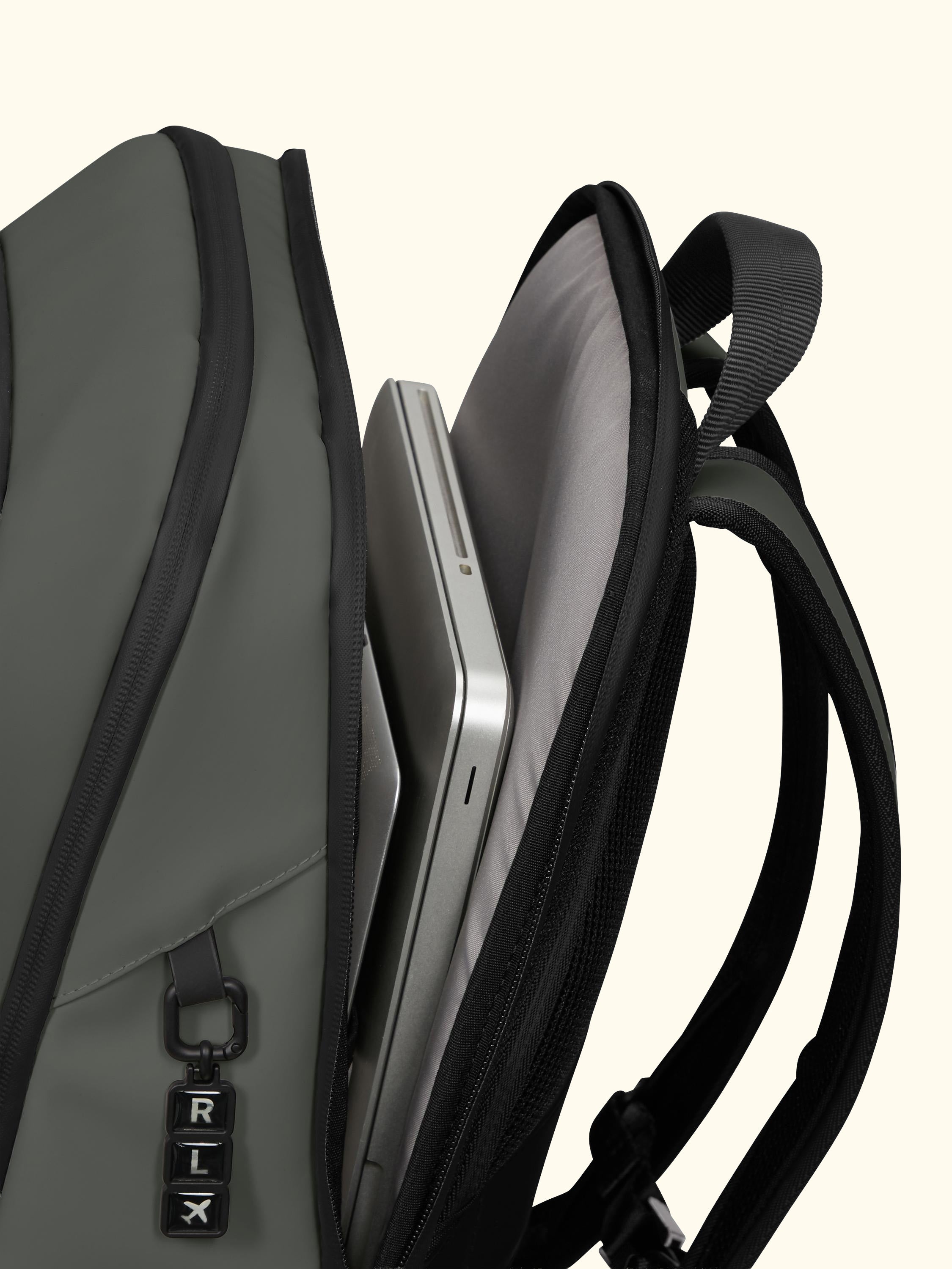 Glam-Go 15.6" Laptop Backpack, 20L
