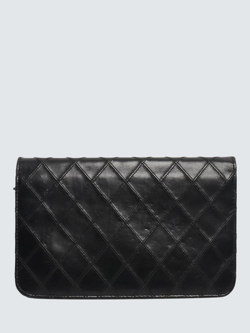 Pre-loved CHANEL 2011 Lambskin Chain Wallet, Black