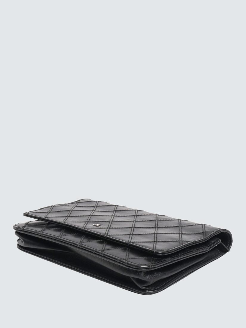 Pre-loved CHANEL 2011 Lambskin Chain Wallet, Black