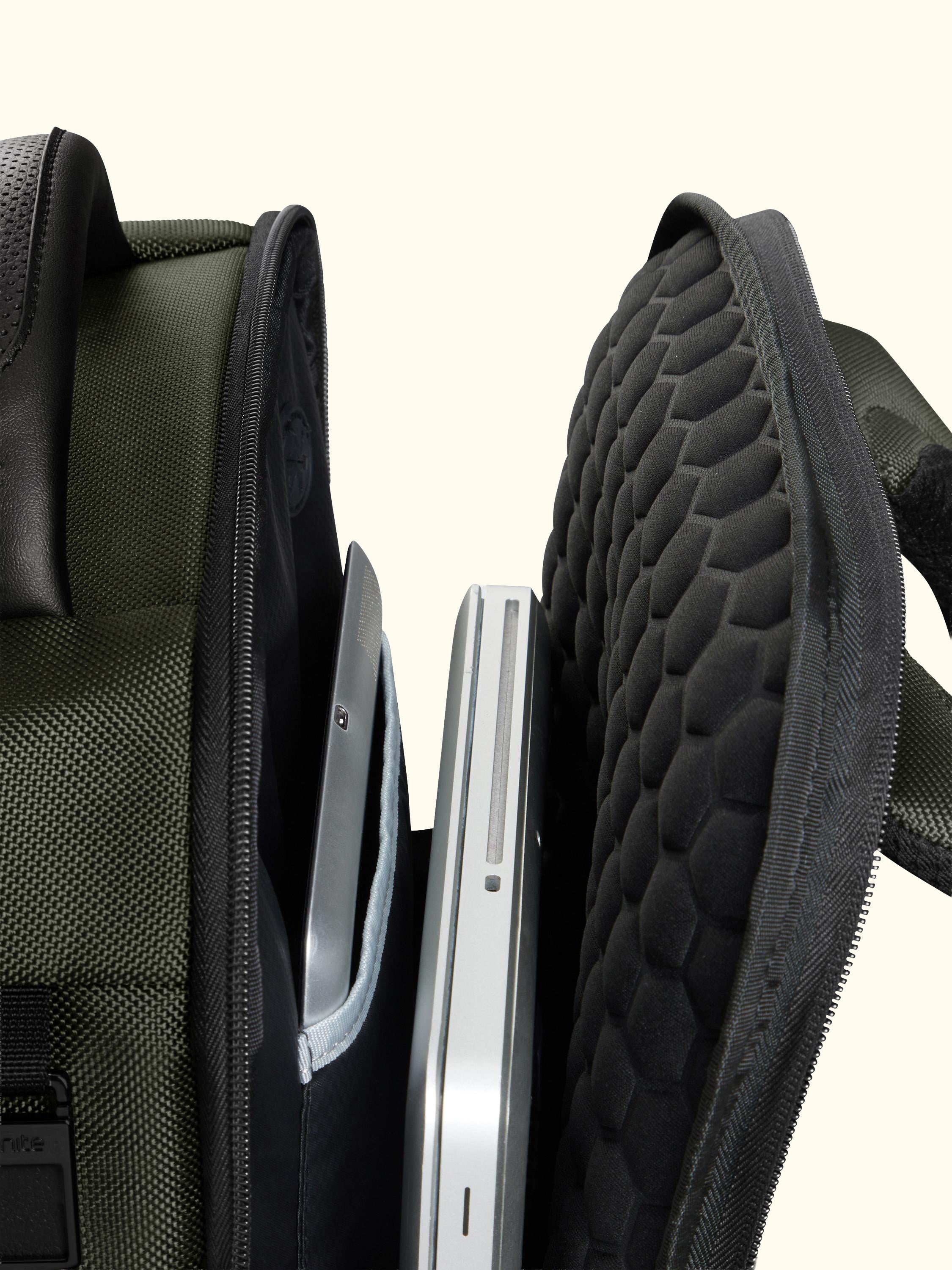 PRO-DLX 6 Backpack, Green