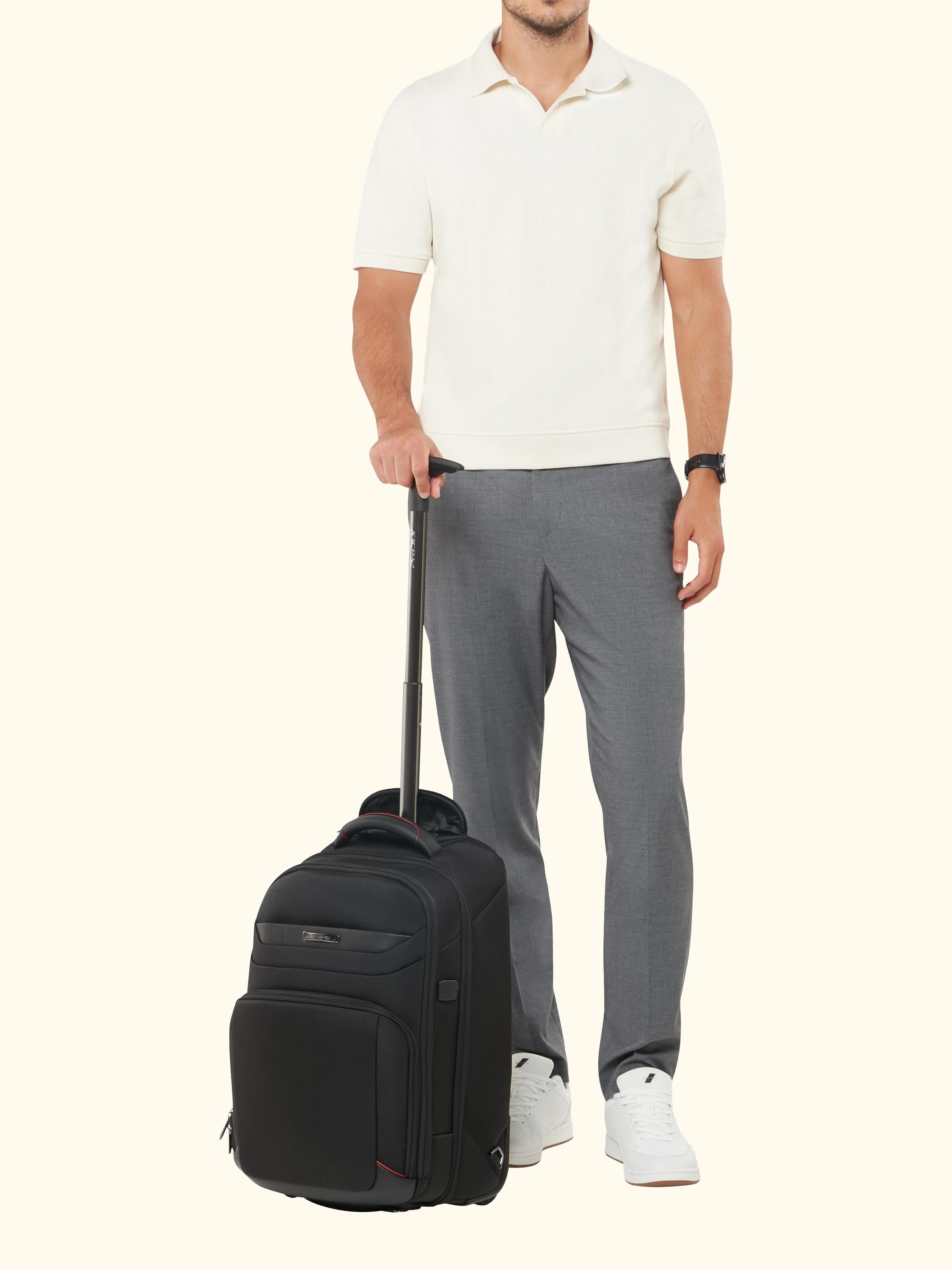 PRO-DLX 6 17.3" Laptop Backpack, Black