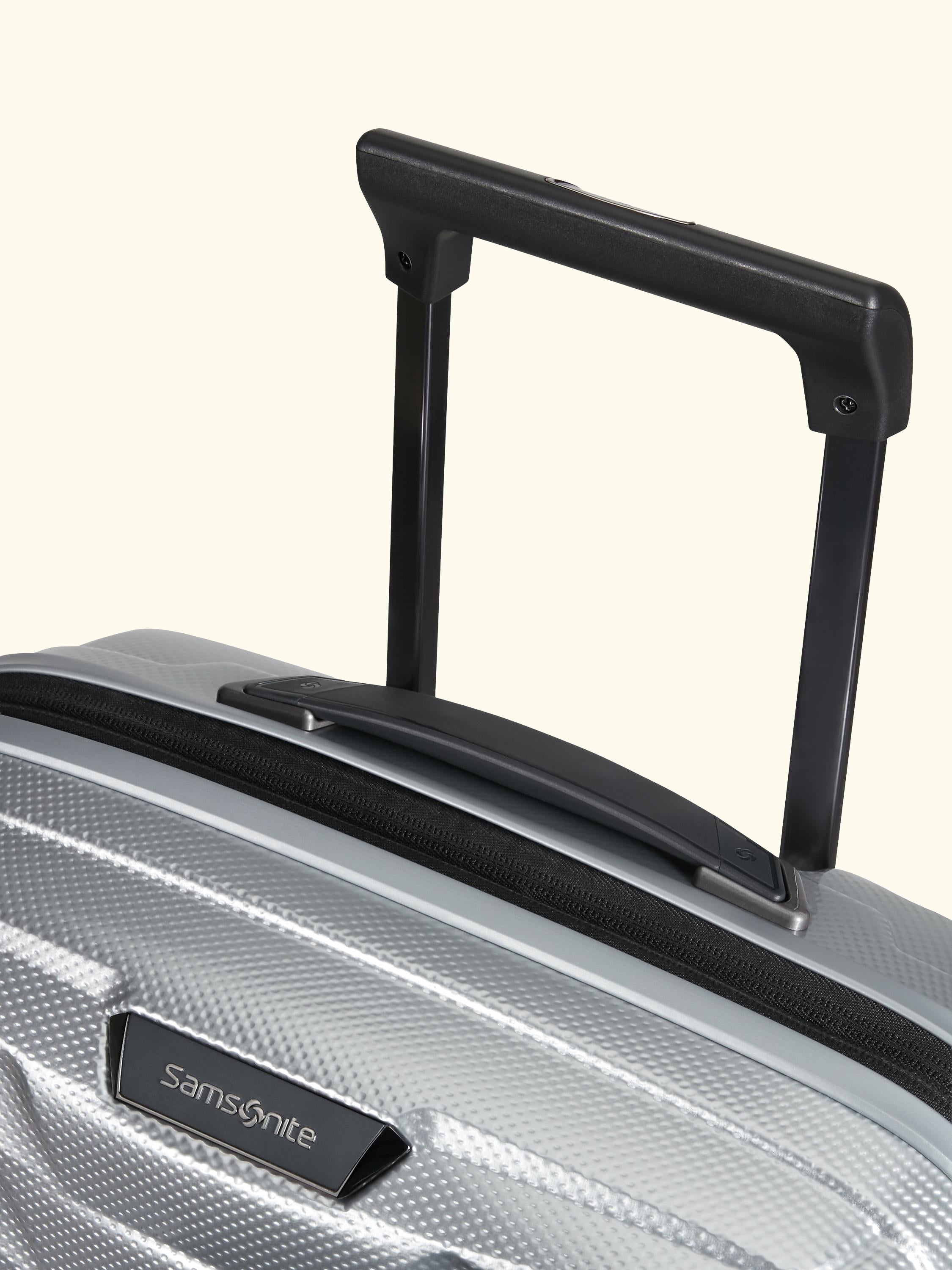 Proxis 55cm, 40cm Wide Expandable 4-Wheeled Cabin Suitcase 40/46