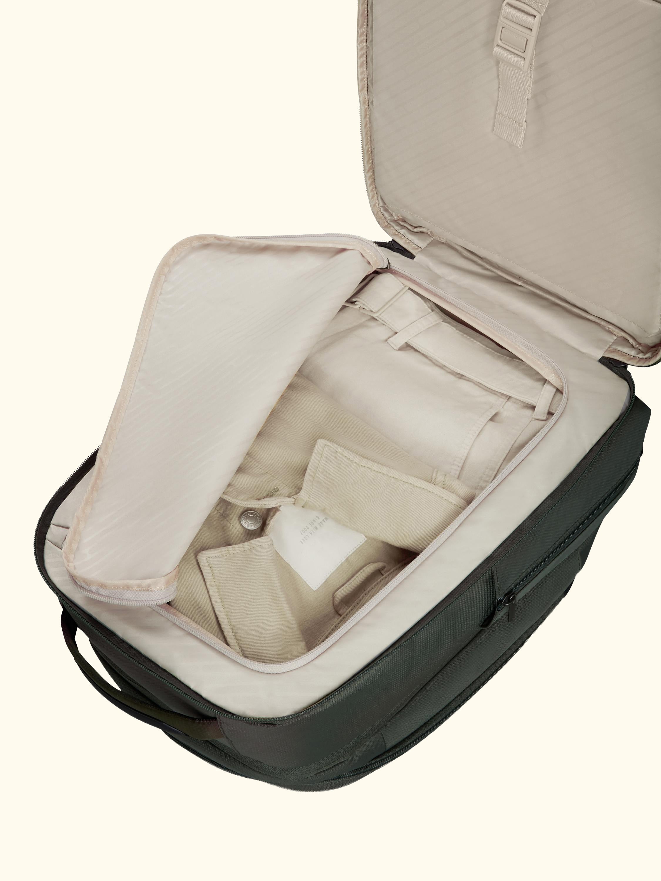Paralux Collection 2-In-1 Backpack, 26L