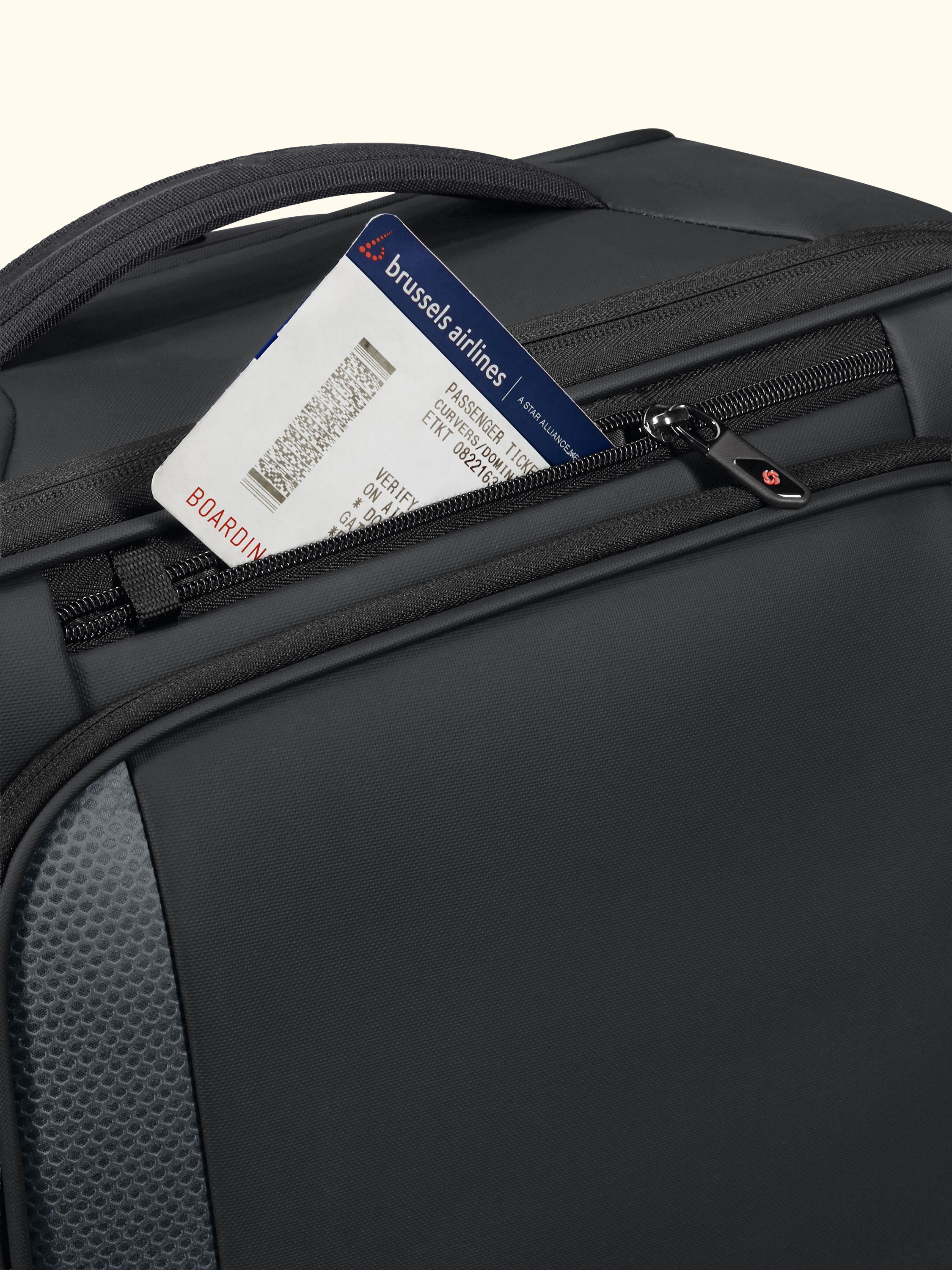 Glazed 55cm Expandable 8-Wheel Suitcase, 44/49L