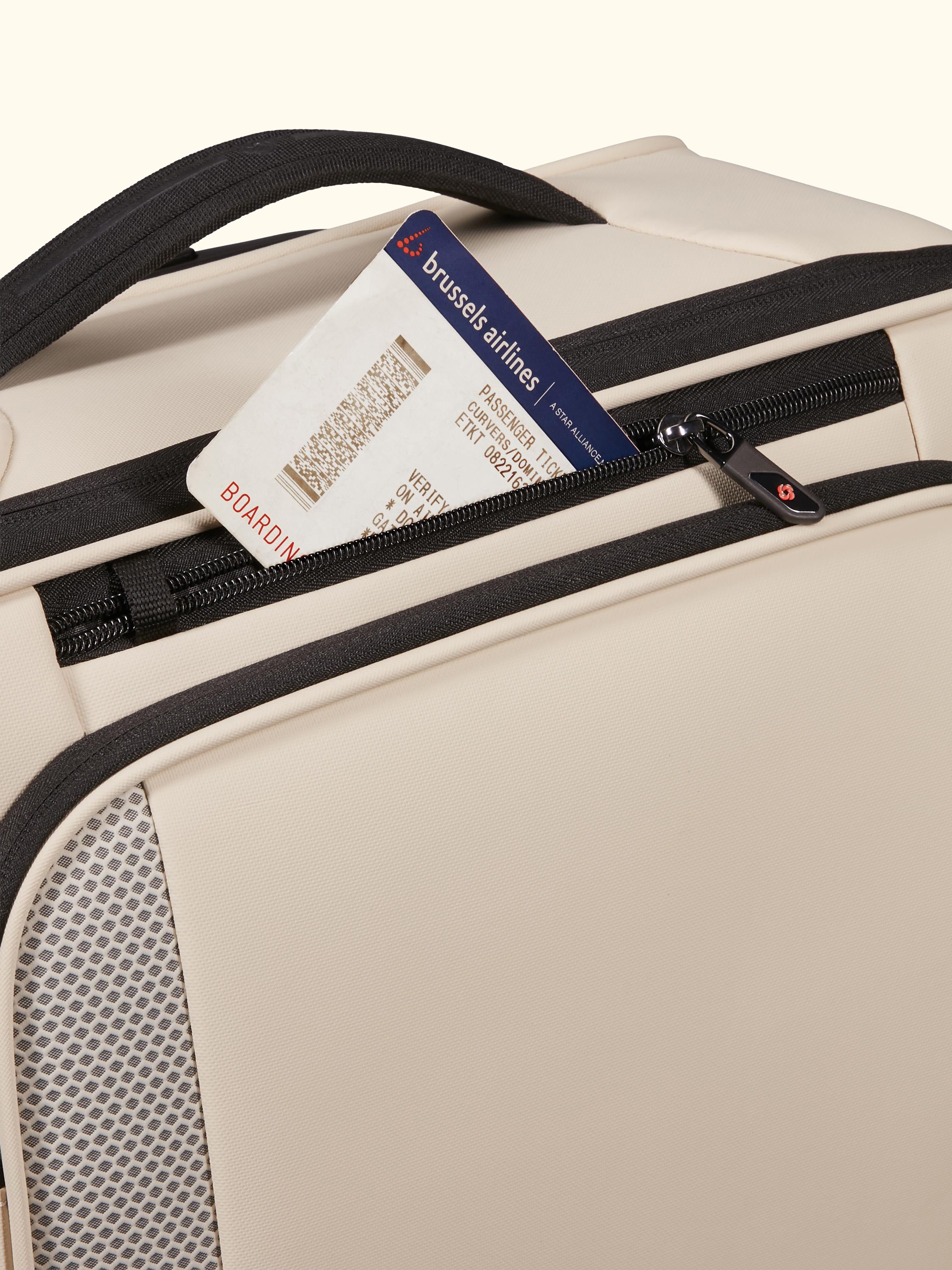 Glazed 55cm Expandable 8-Wheel Suitcase, 44/49L