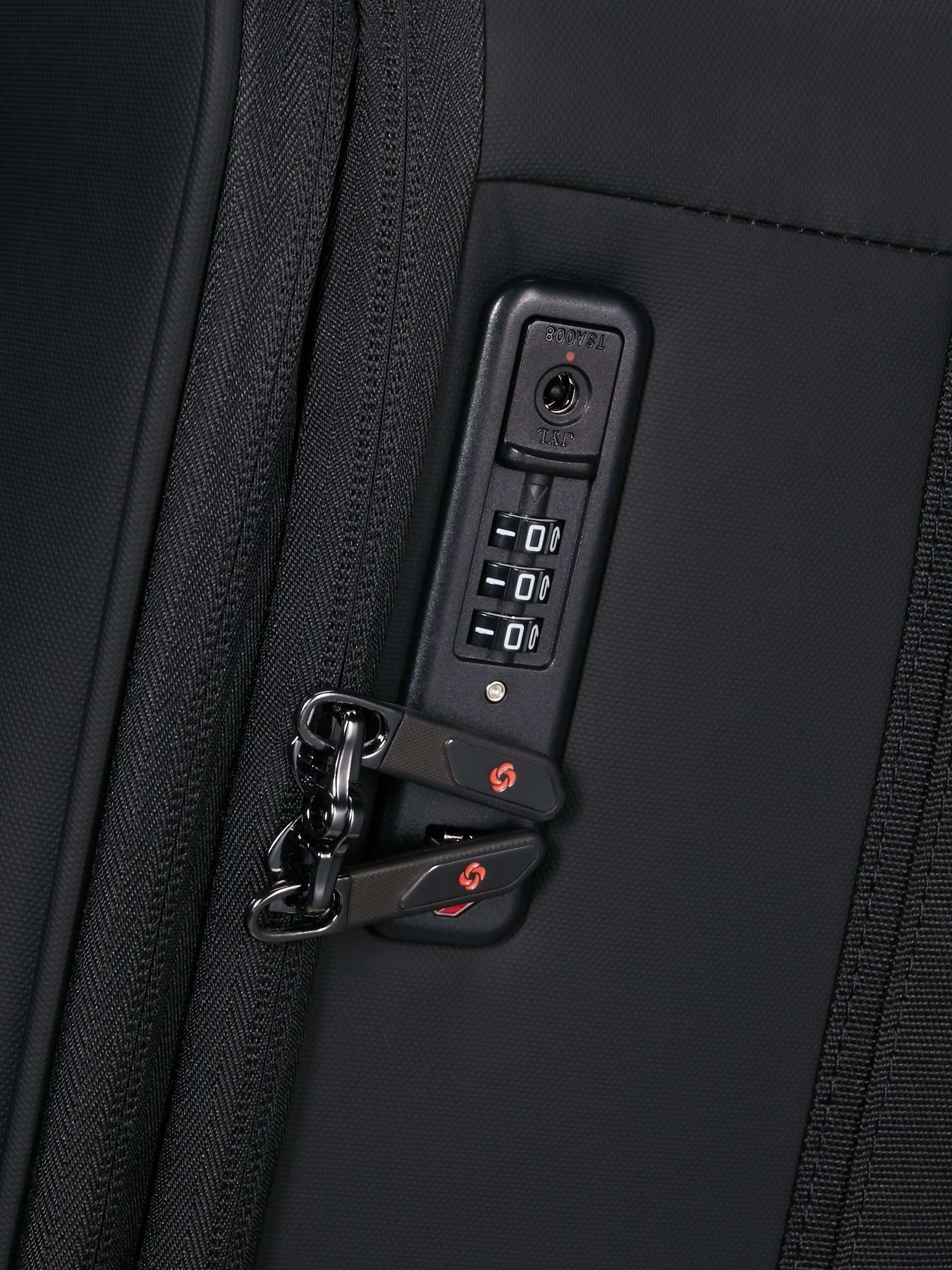 Glazed 67cm Expandable 8-Wheel Suitcase, 83/94L, Black