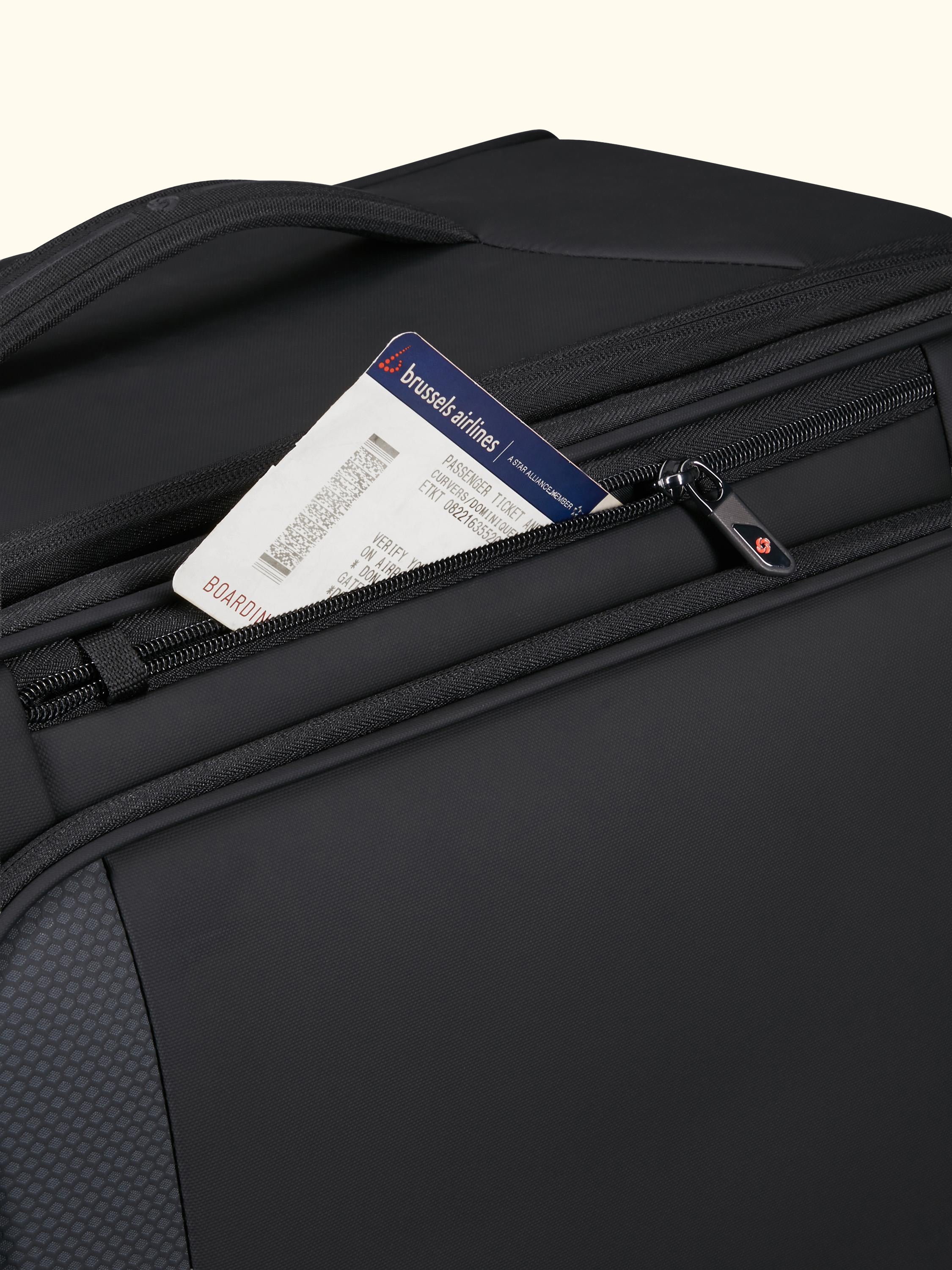 Glazed 84cm Expandable 8-Wheel Suitcase, 160/178L