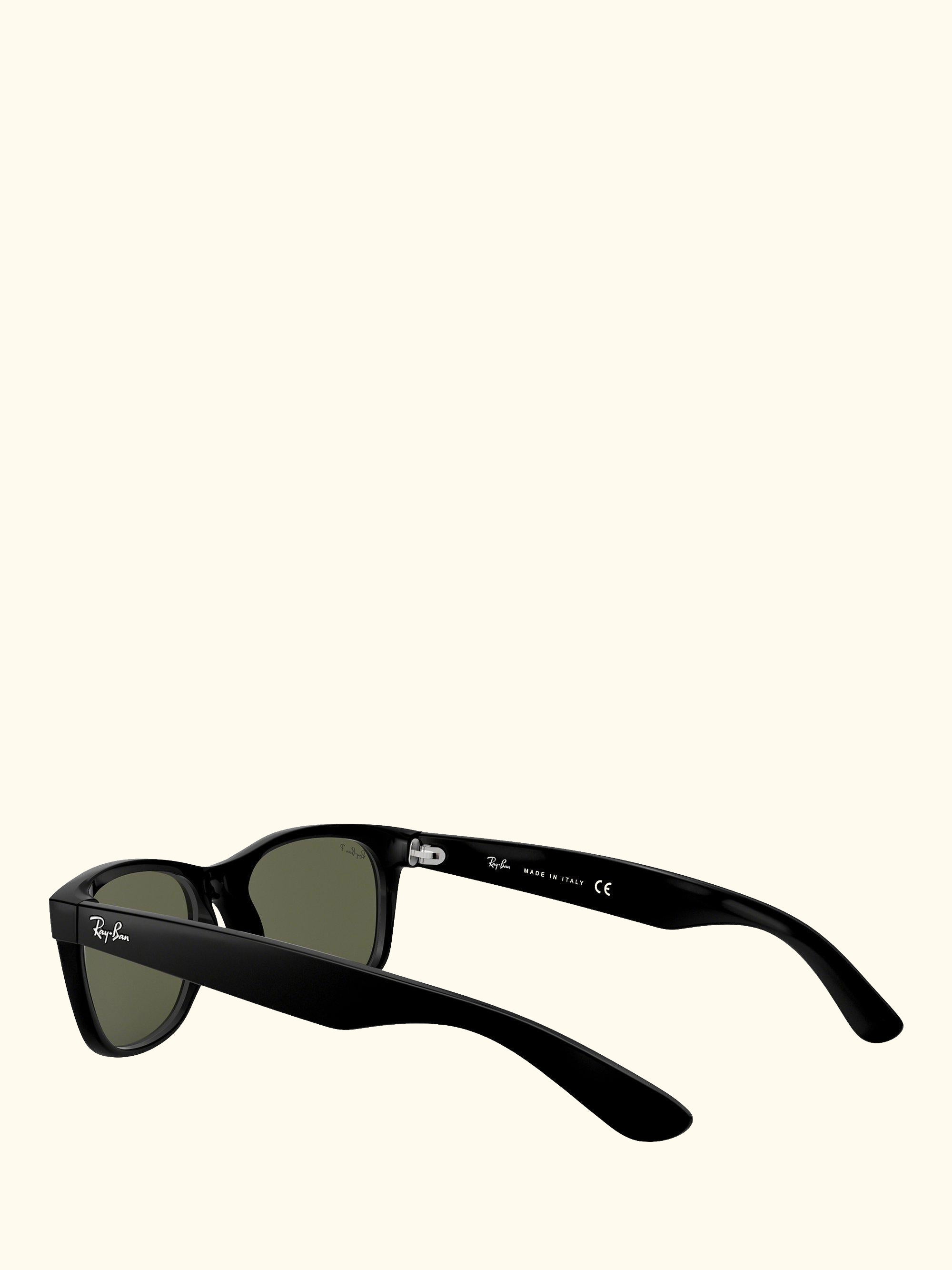 RB2132 Wayfarer Polarised Sunglasses, Black