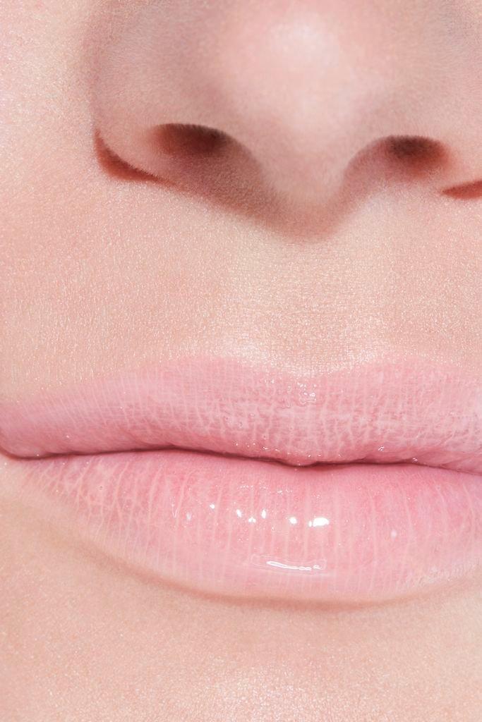 Rouge Coco Gloss Moisturising Glossimer
