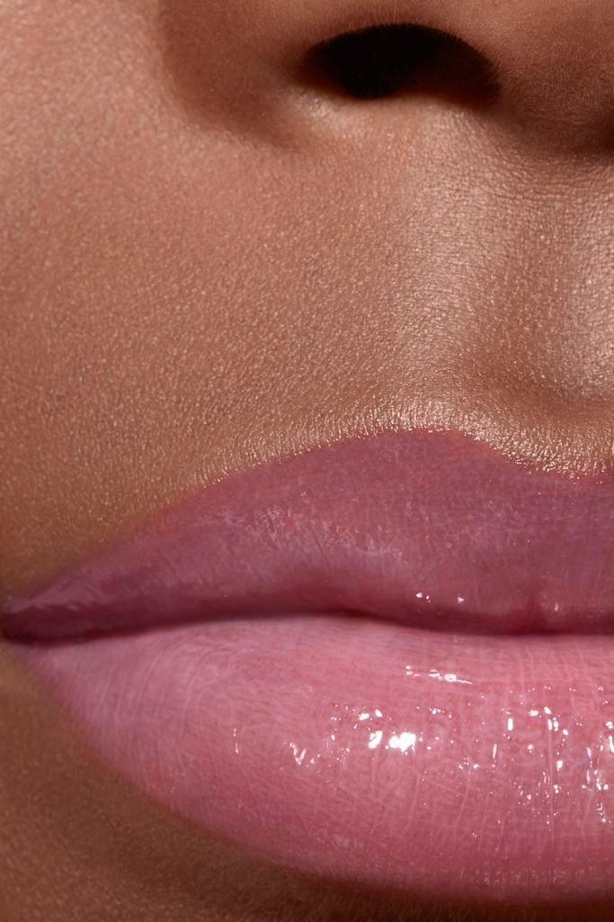 Rouge Coco Gloss Moisturising Glossimer