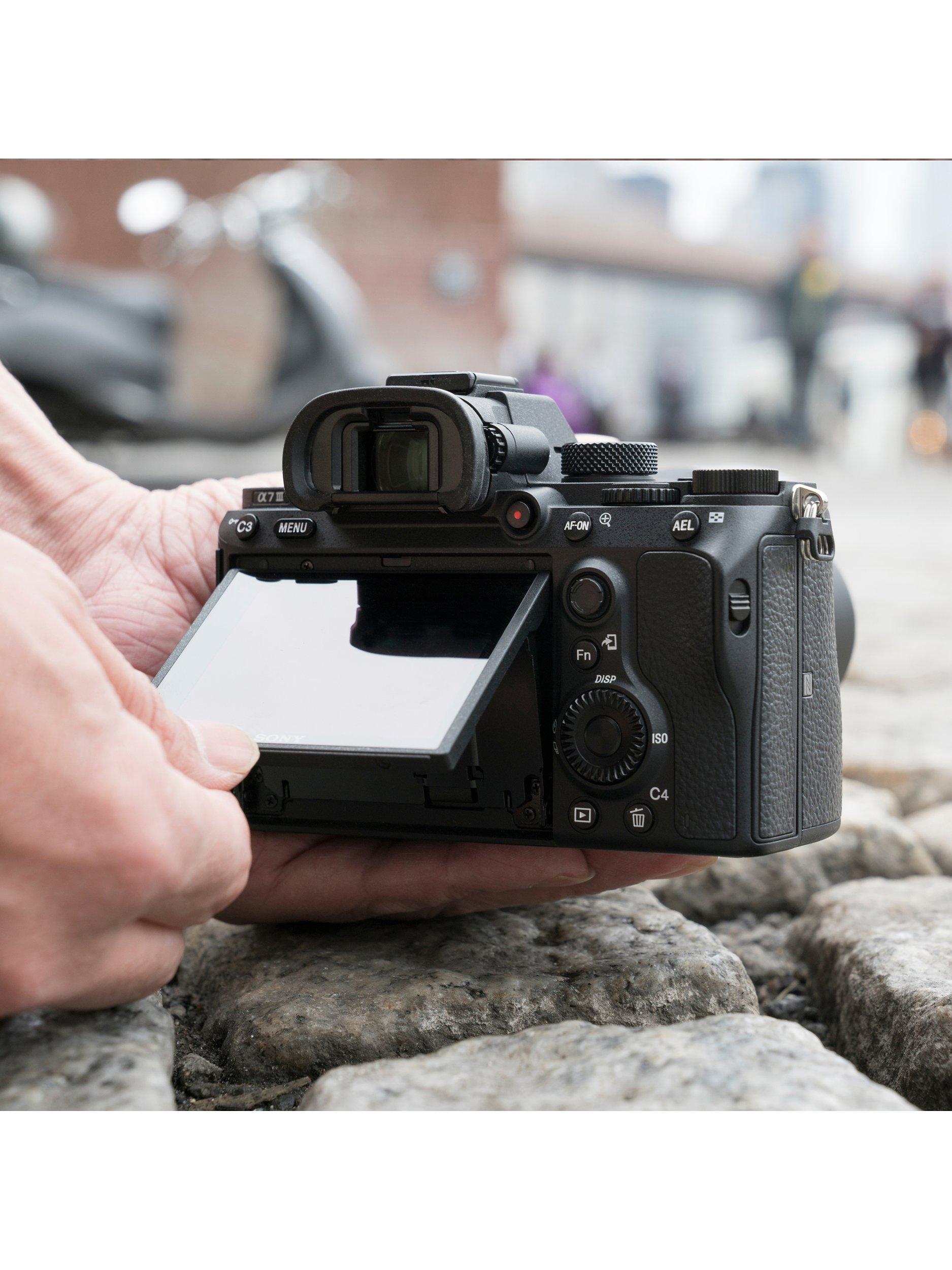 a7 III (Alpha ILCE-7M3) Compact System Camera with 28-70mm Zoom Lens, 4K Ultra HD, 24.2MP, Wi-Fi, Bluetooth, NFC, OLED EVF, 5-Axis Image Stabiliser & Tiltable 3" LCD Touch Screen, Black