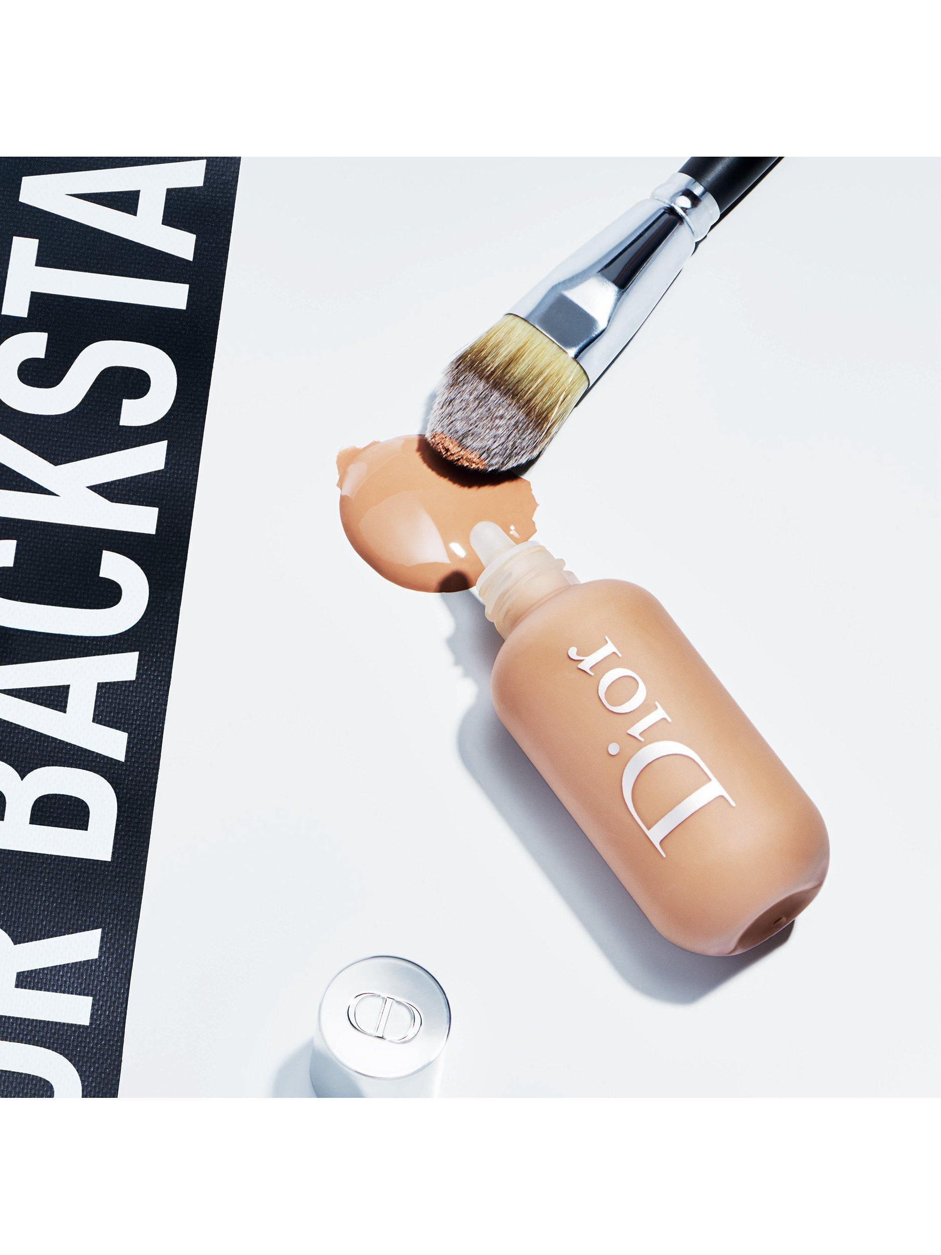 Backstage Light Coverage Fluid Foundation Brush 11