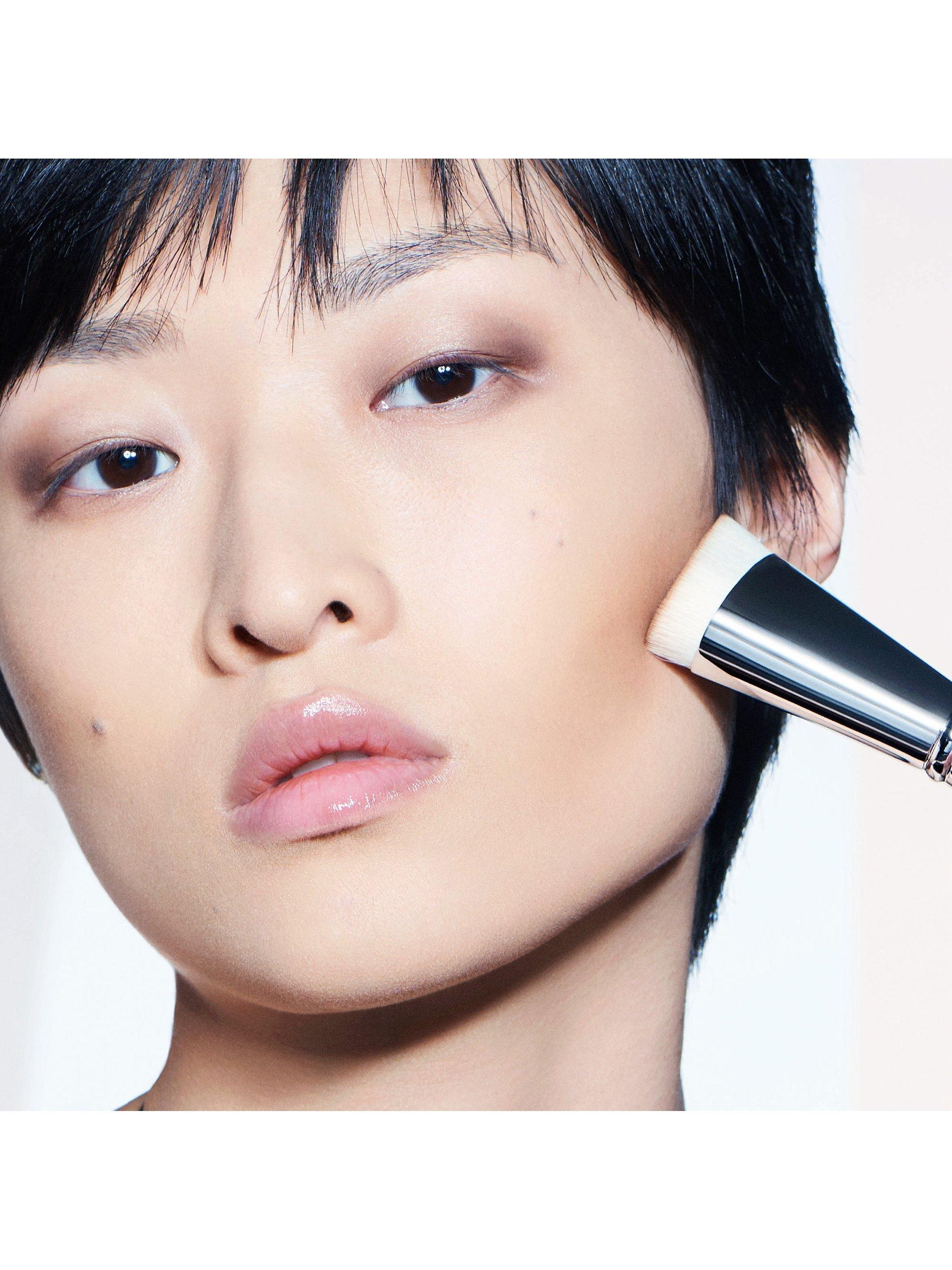 Backstage Contouring Brush 15