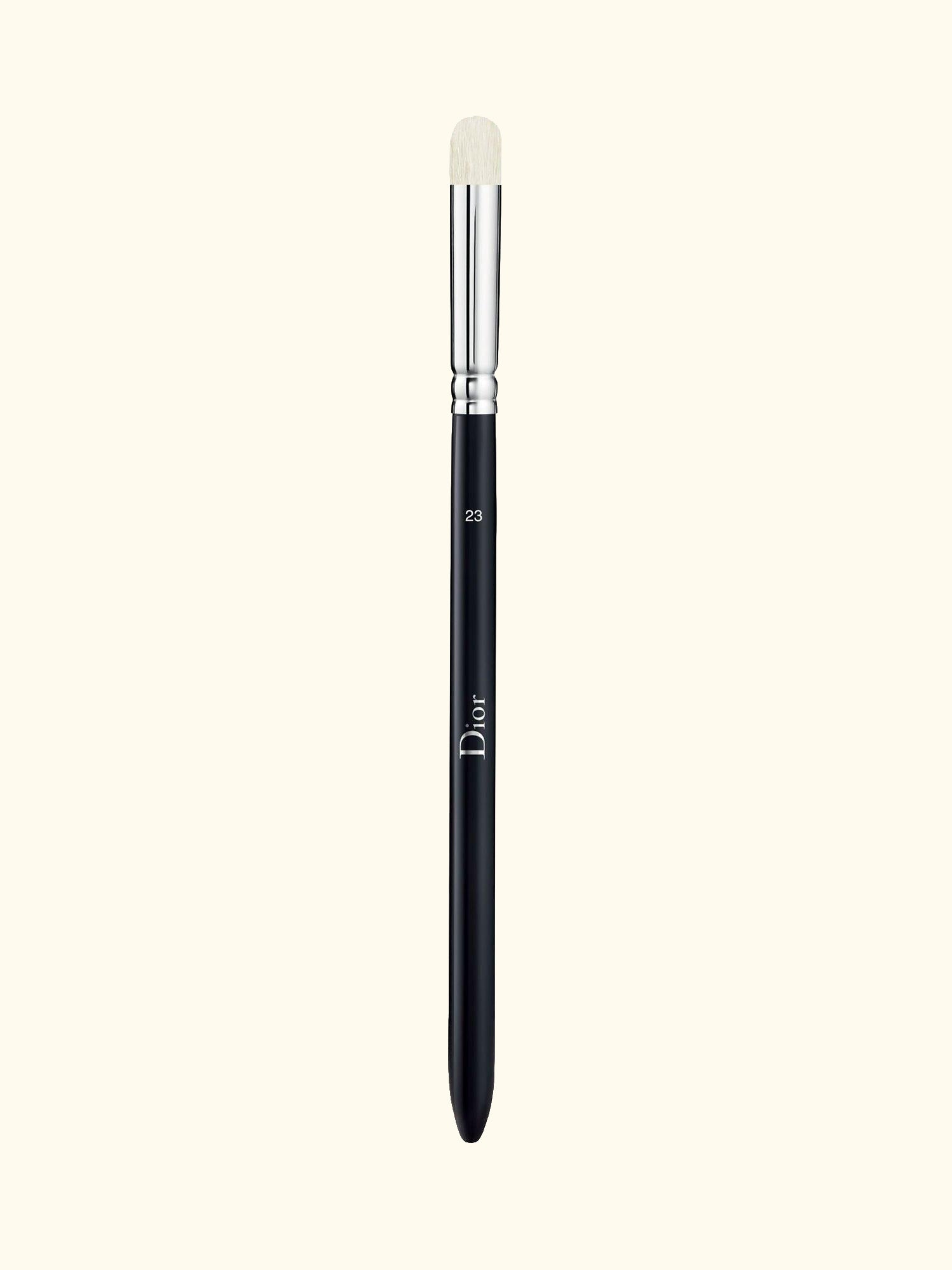 Backstage Large Eyeshadow Blending Brush 23