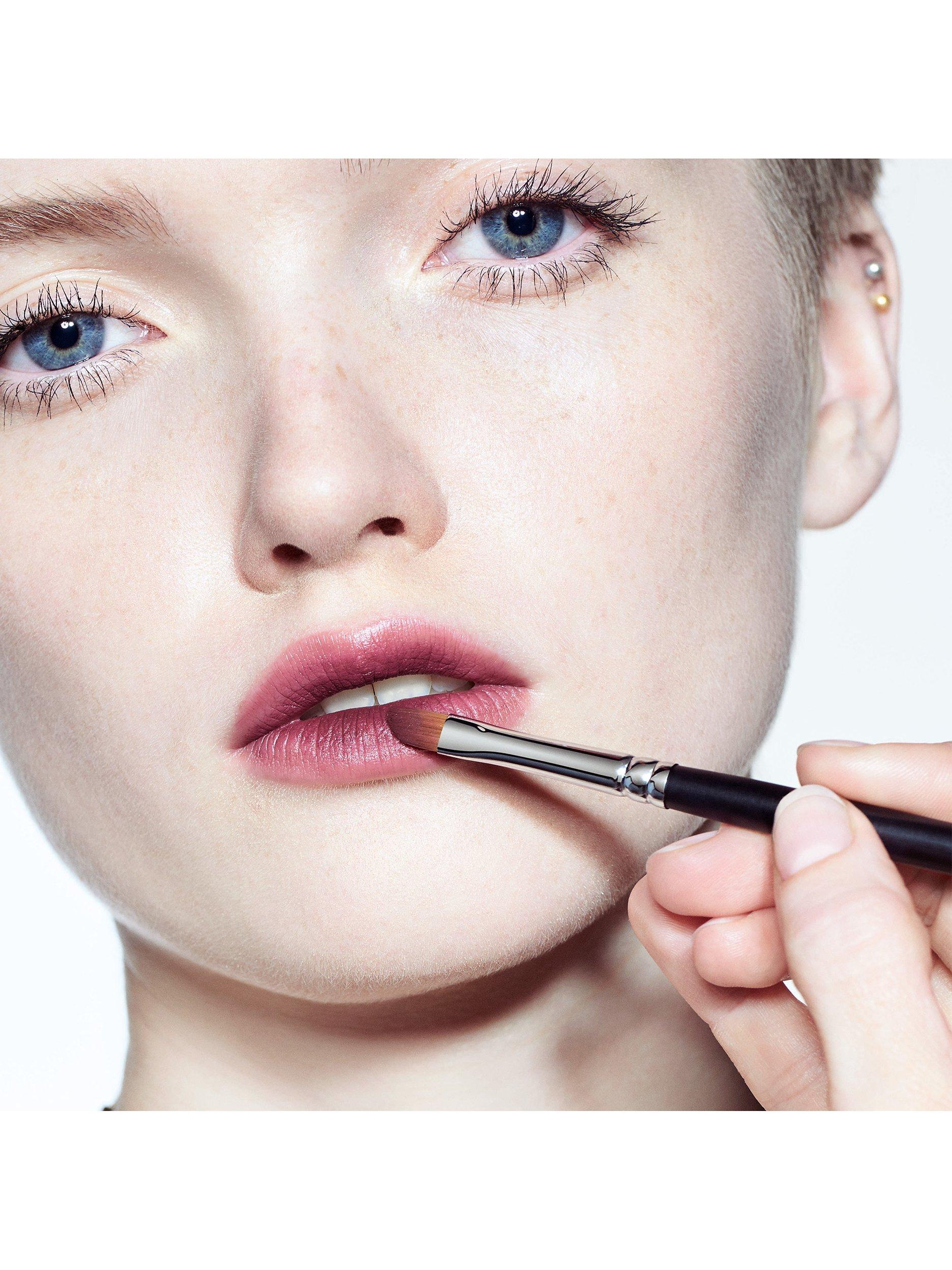 Backstage Retractable Lip Brush 31