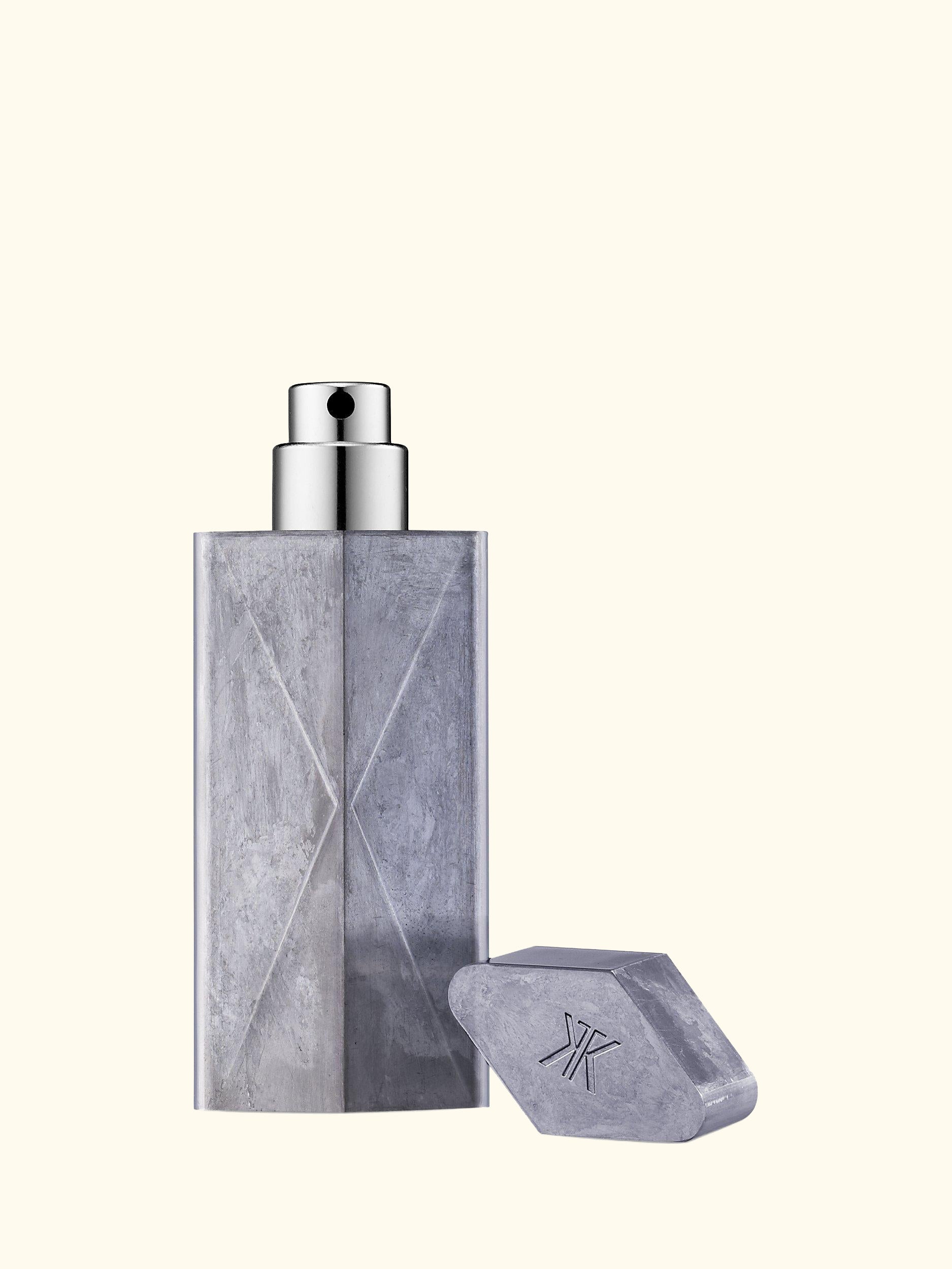 Globe Trotter Travel Spray Case, Zinc Edition, 11ml