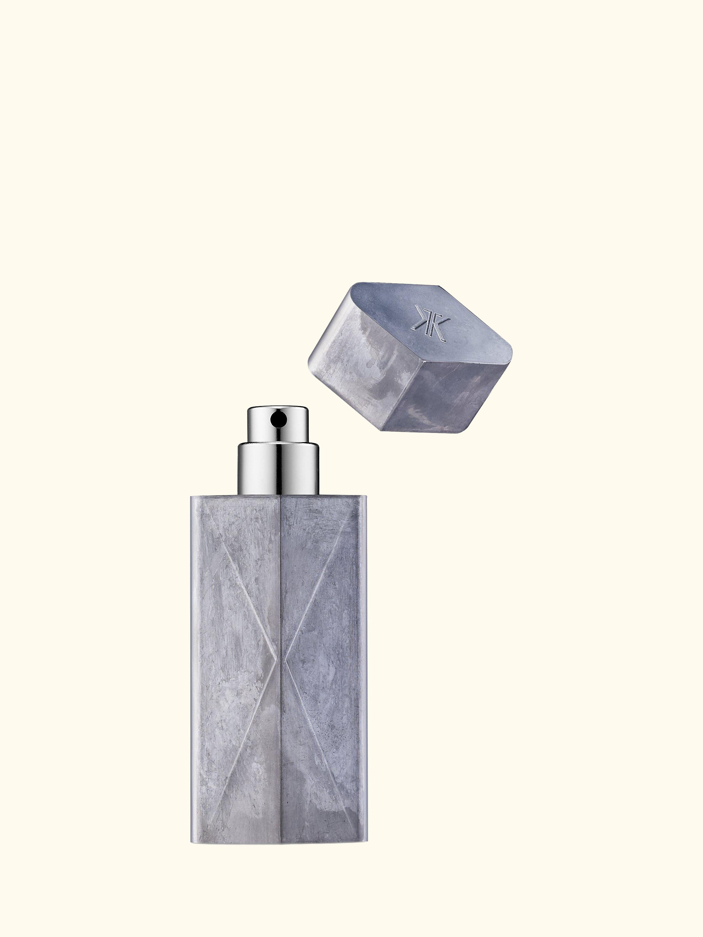Globe Trotter Travel Spray Case, Zinc Edition, 11ml