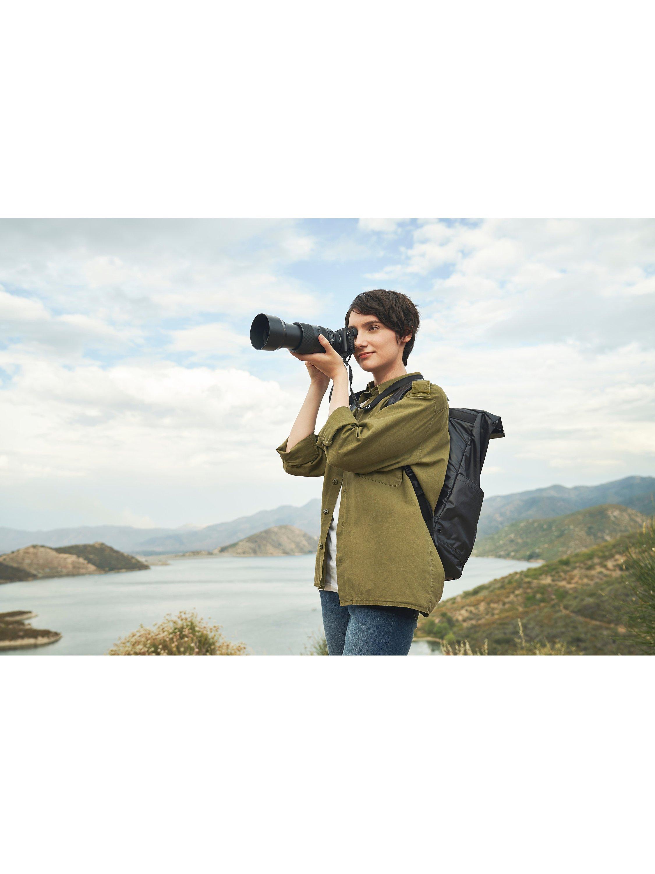 SEL70350G E 70-350mm f/4.5-6.3 G OSS Super-Telephoto Zoom Lens