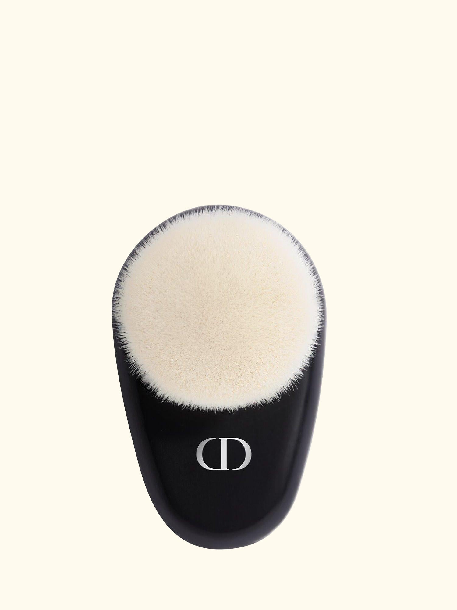Backstage Face Brush 18