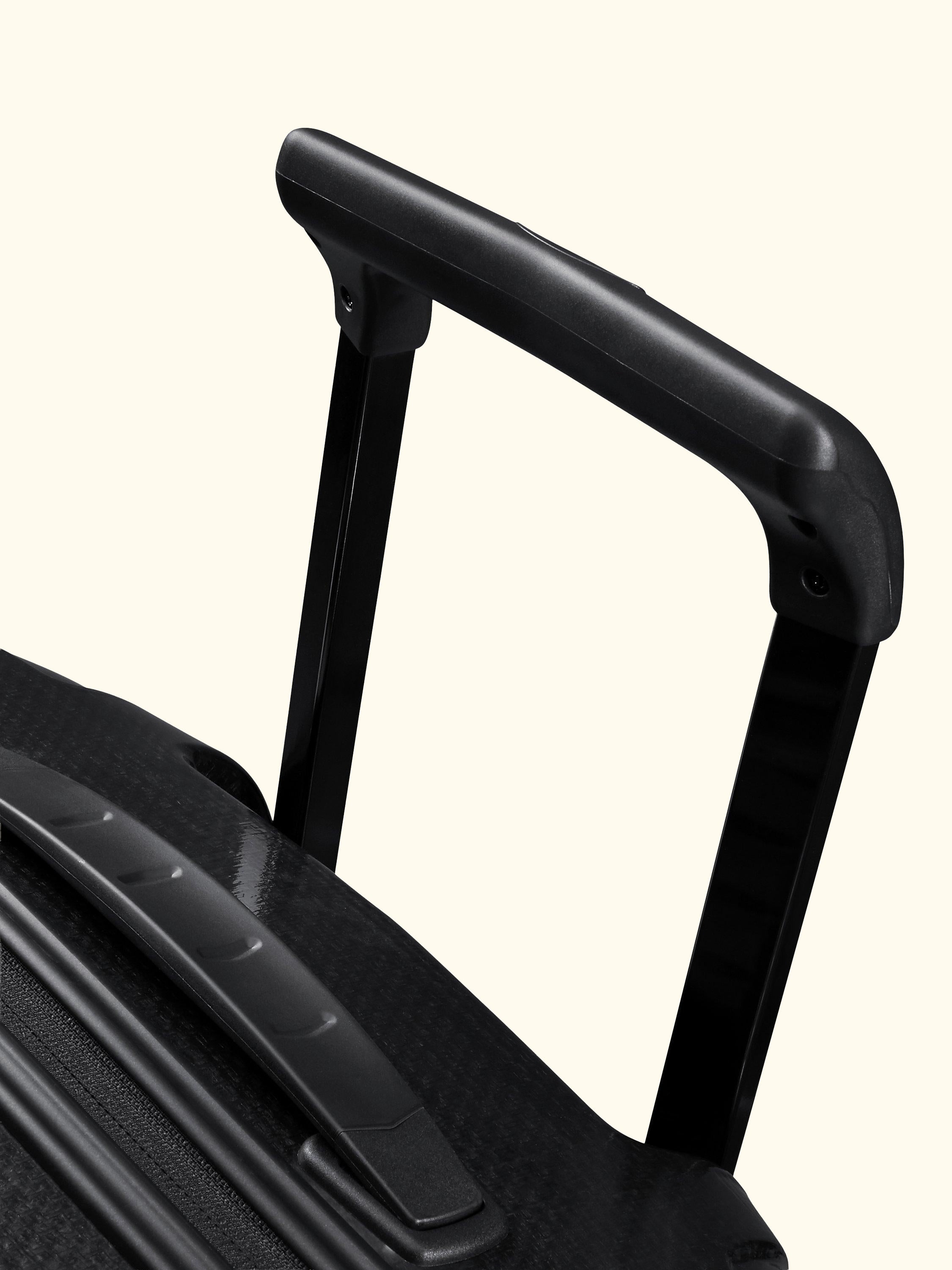 C-Lite Spinner 4-Wheel 69cm Medium Suitcase