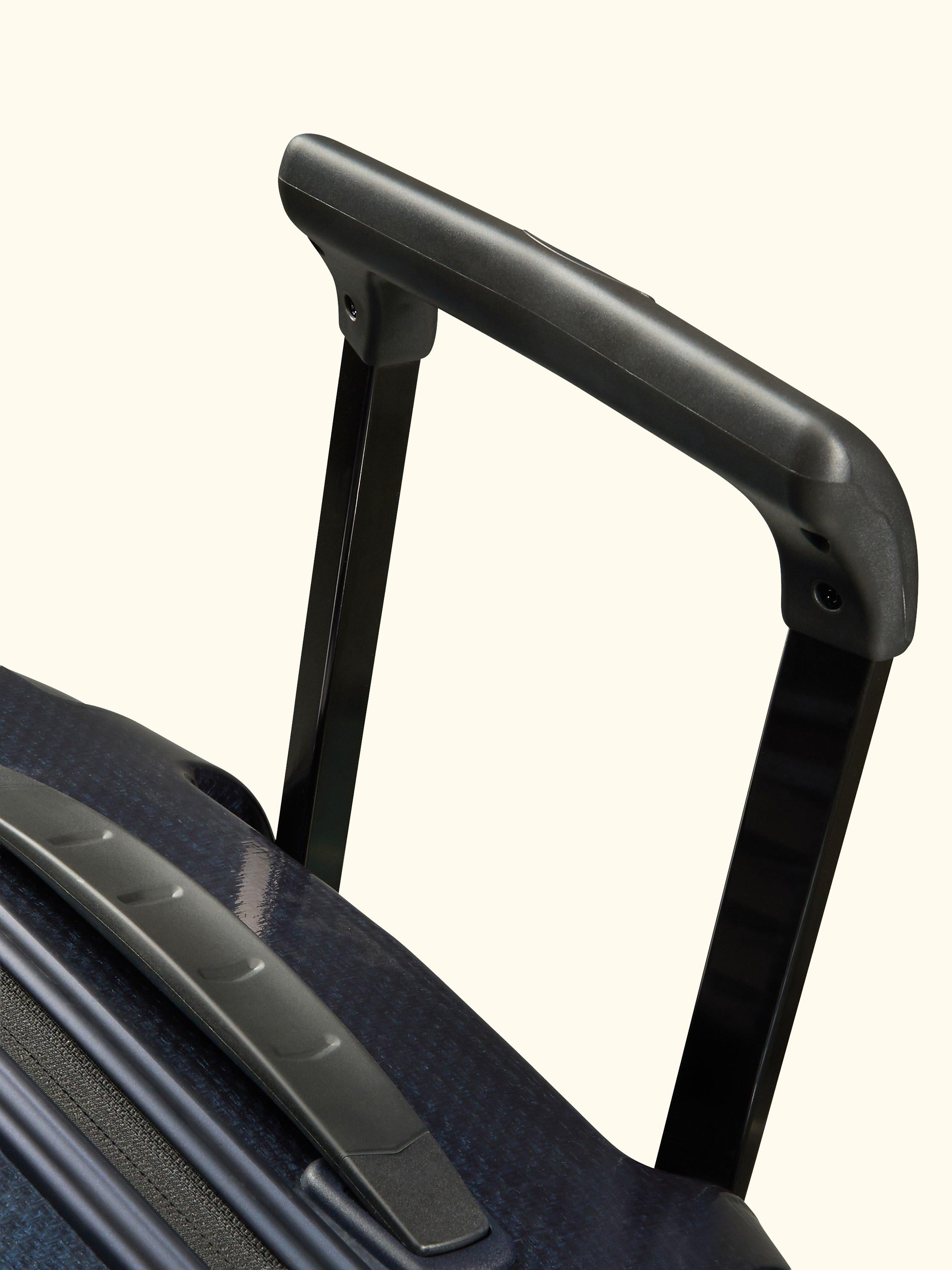 C-Lite Spinner 4-Wheel 69cm Medium Suitcase