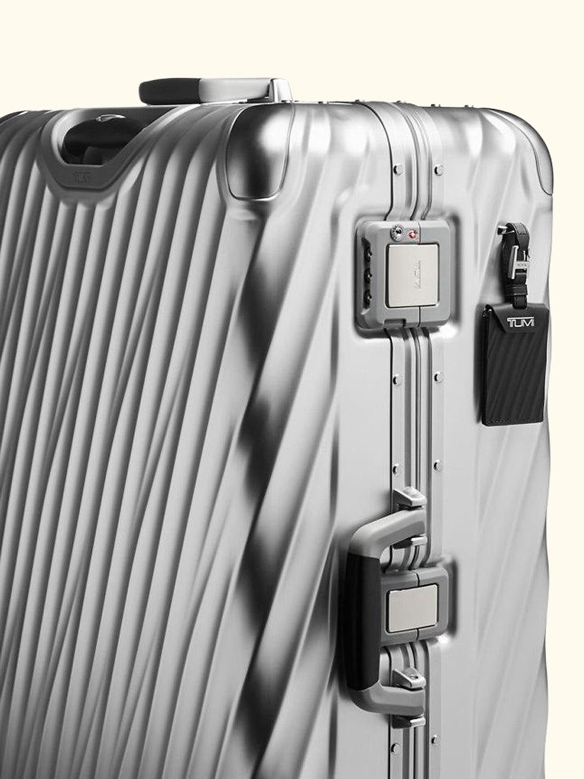 19 Degree Aluminum Extended Trip 77.5cm 8-Wheel Large Suitcase