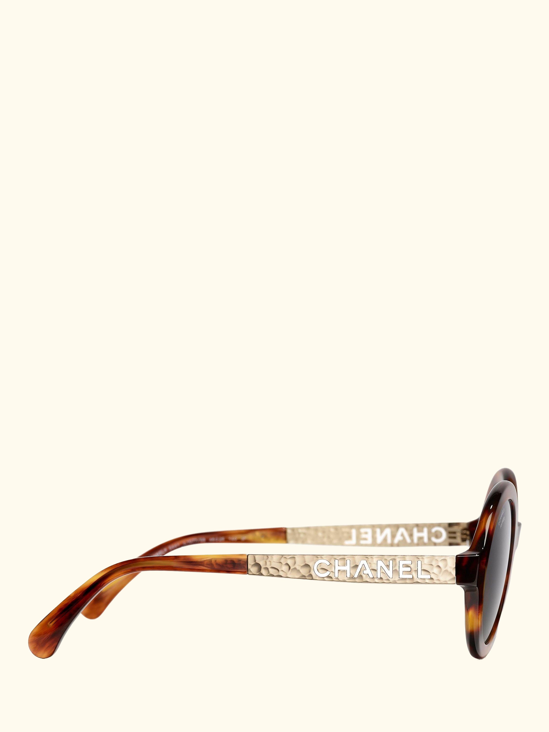 Round Sunglasses CH5441 Striped Brown/Grey Gradient