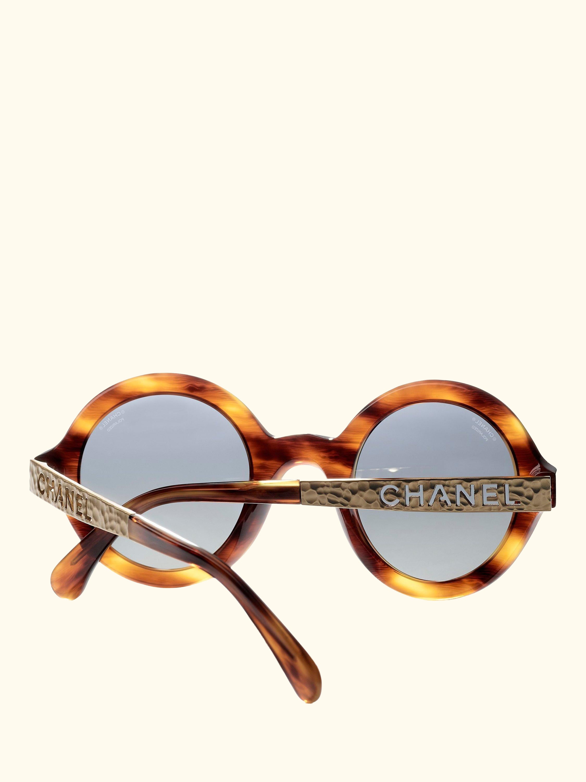 Round Sunglasses CH5441 Striped Brown/Grey Gradient
