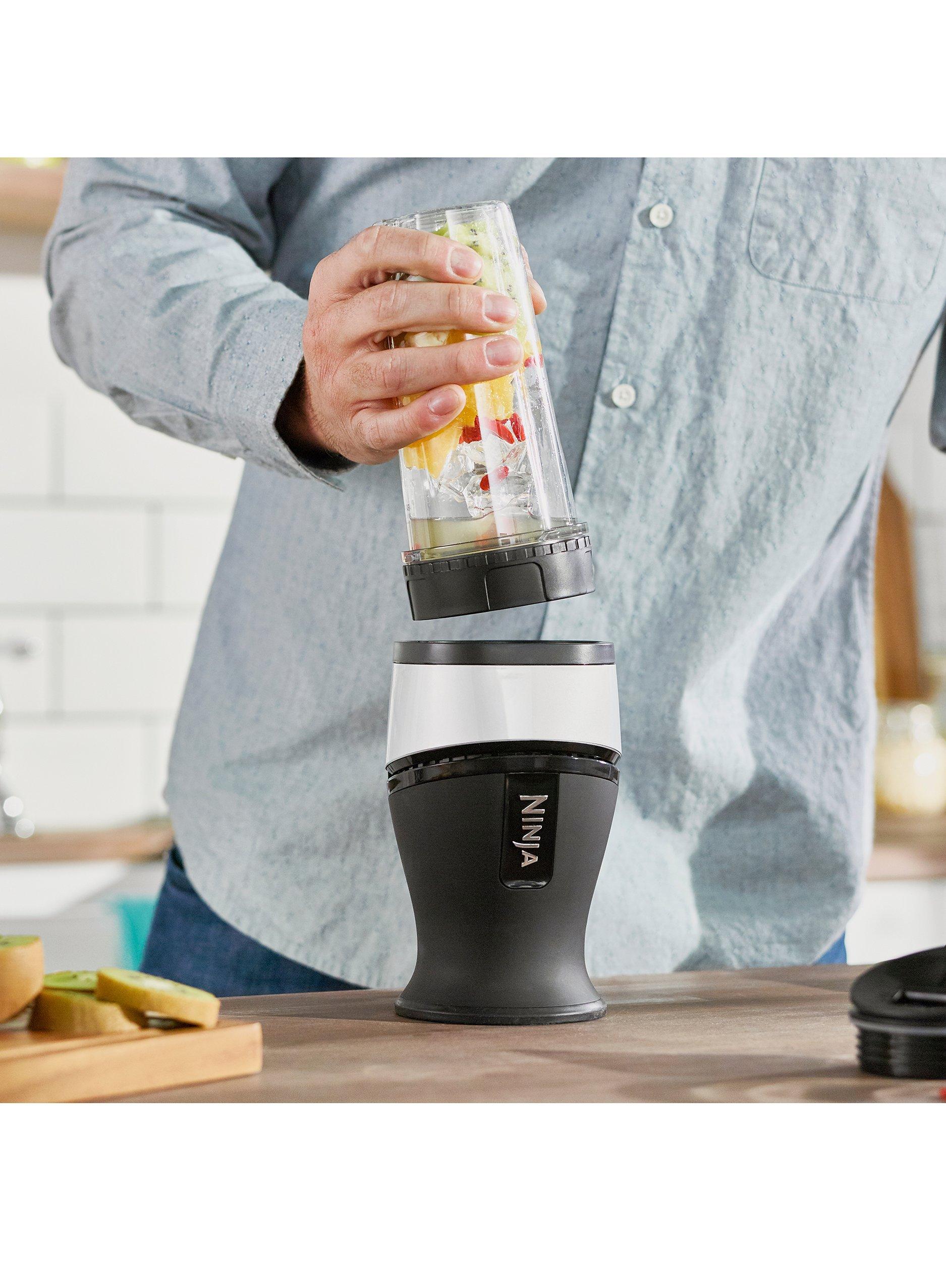 QB3001UKS Smoothie Maker, Black/Silver