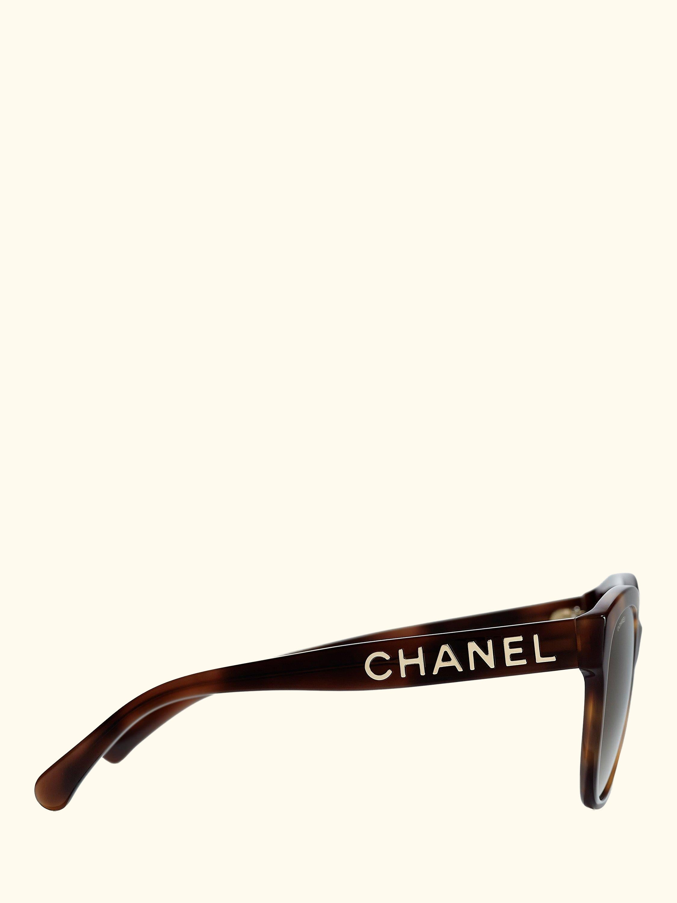 CH5458 Women's Oval Sunglasses, Havana