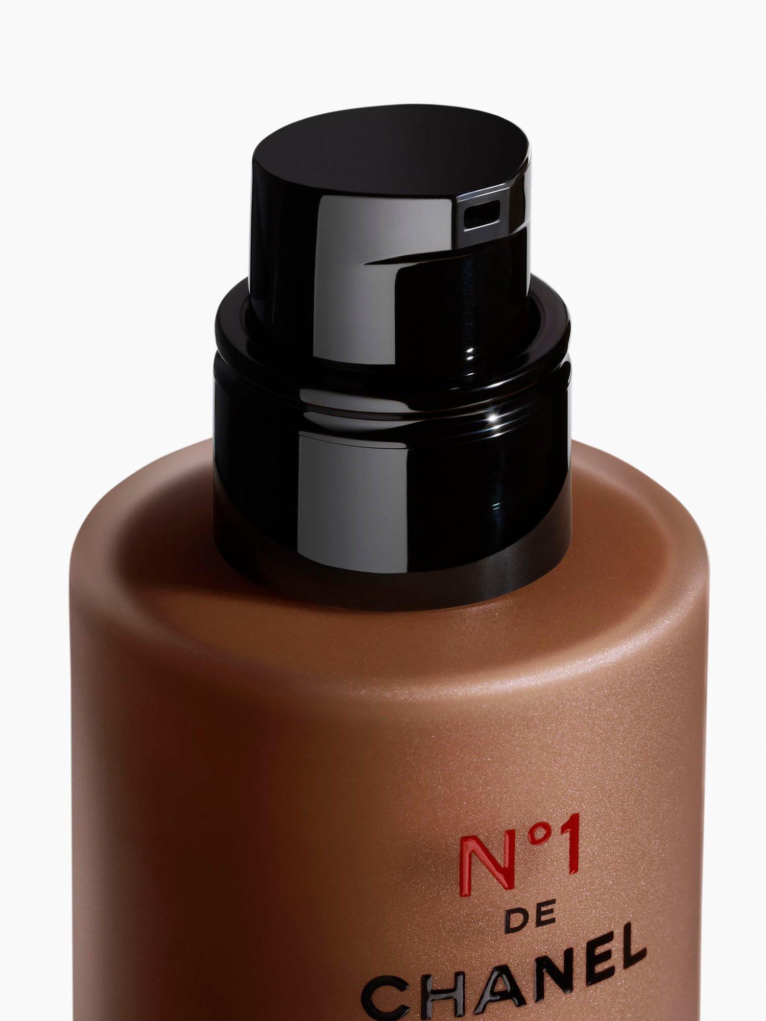 N°1 De CHANEL Revitalising Foundation Illuminates - Hydrates - Protects