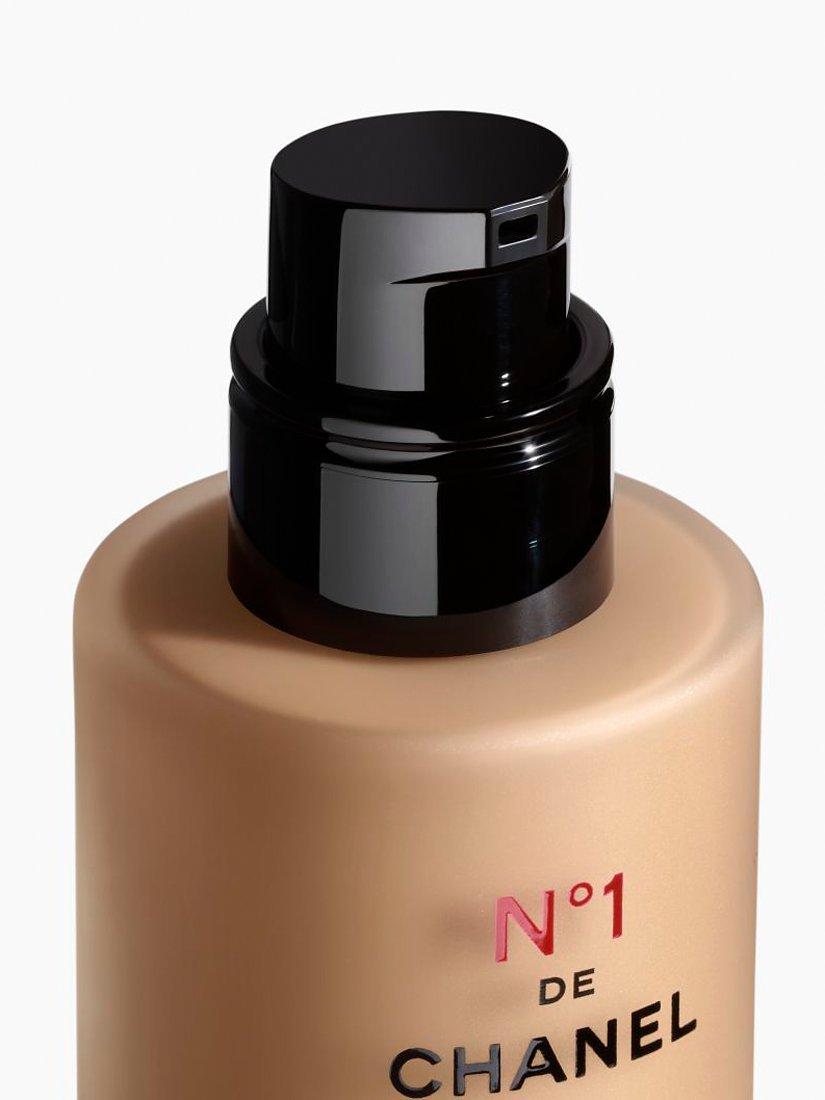 N°1 De CHANEL Revitalising Foundation Illuminates - Hydrates - Protects