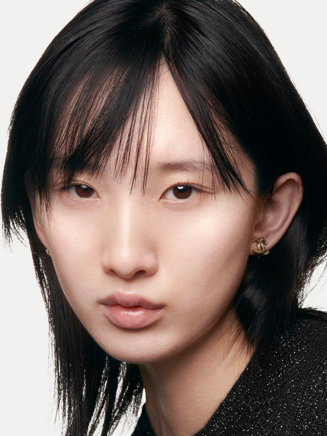 N°1 De CHANEL Revitalising Foundation Illuminates - Hydrates - Protects