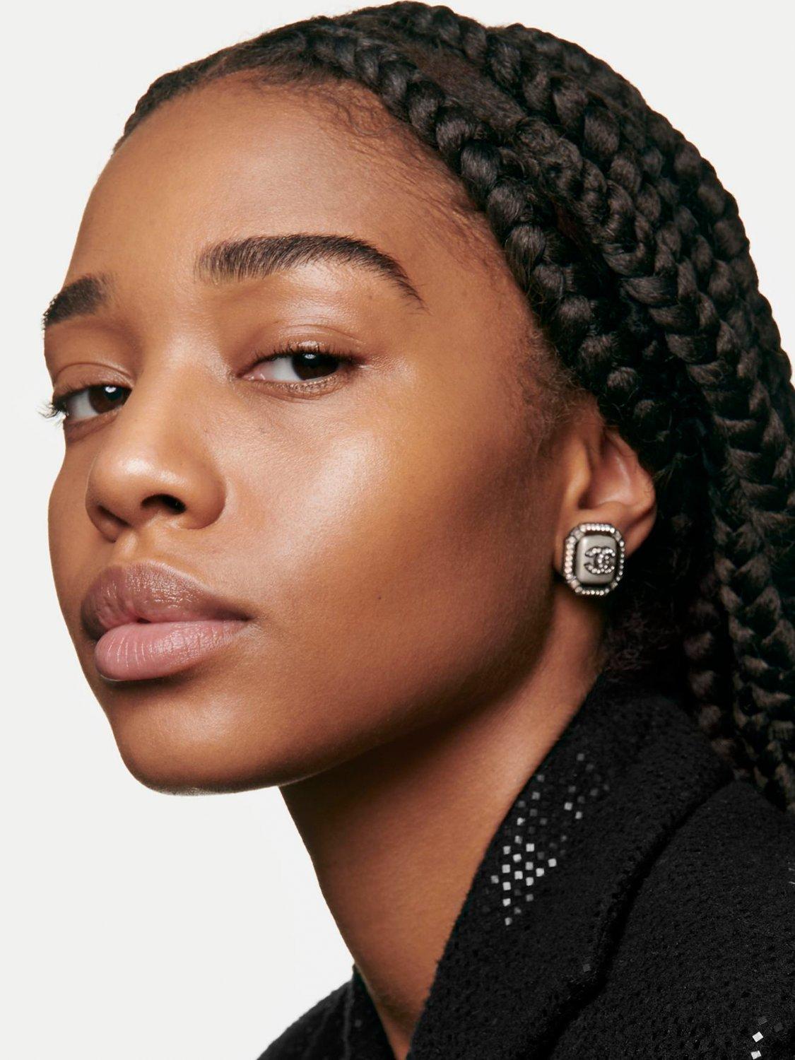 N°1 De CHANEL Revitalising Foundation Illuminates - Hydrates - Protects