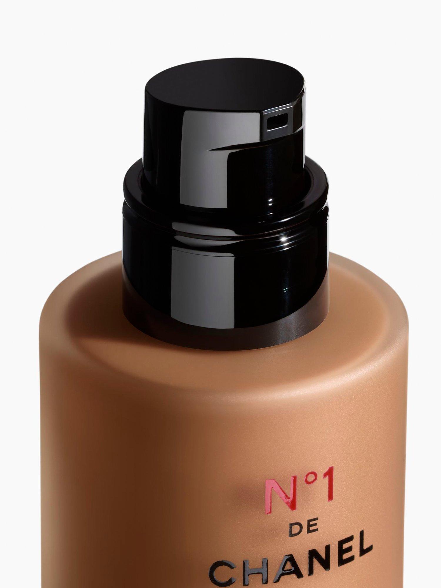 N°1 De CHANEL Revitalising Foundation Illuminates - Hydrates - Protects