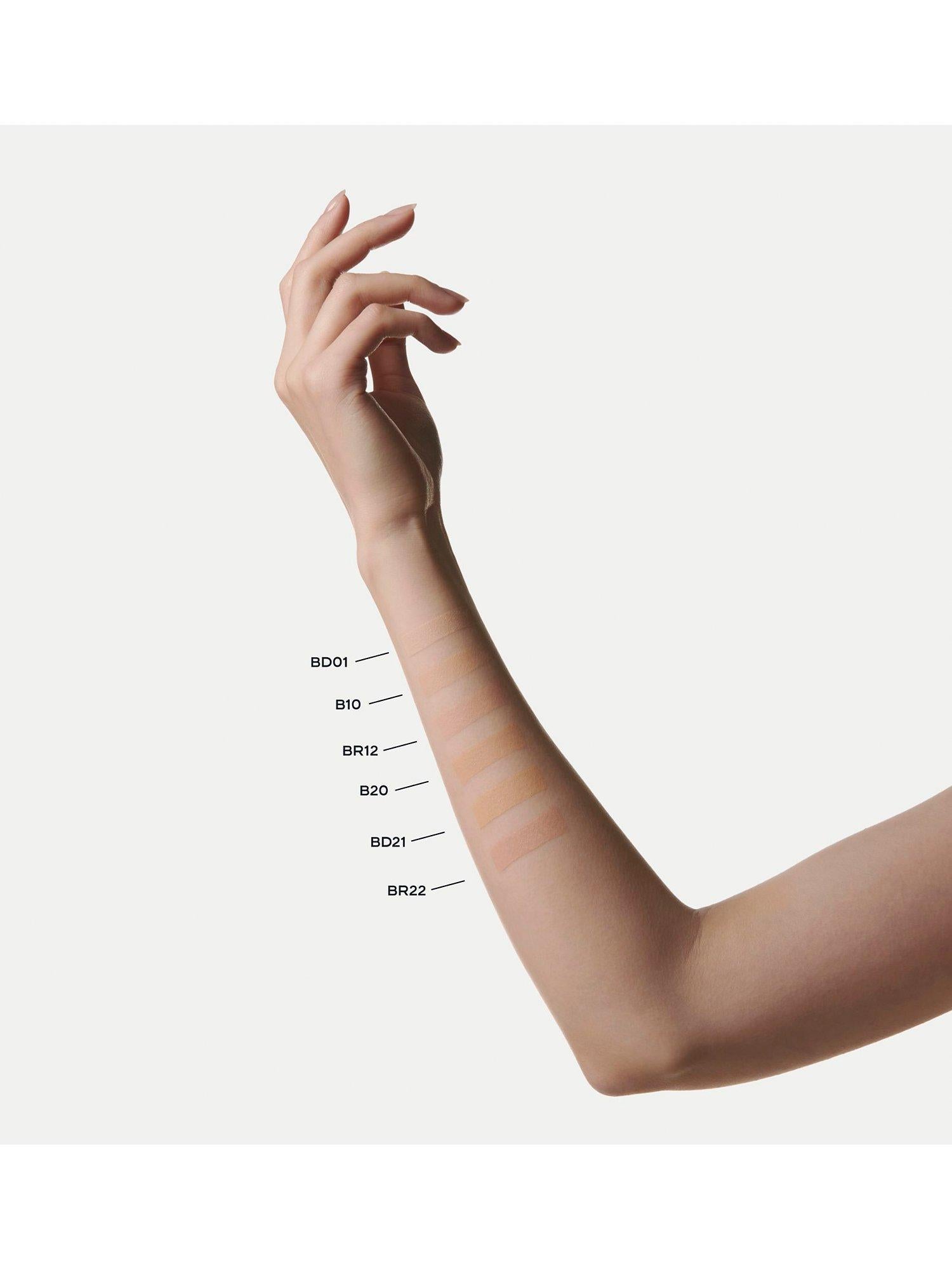 N°1 De CHANEL Revitalising Foundation Illuminates - Hydrates - Protects