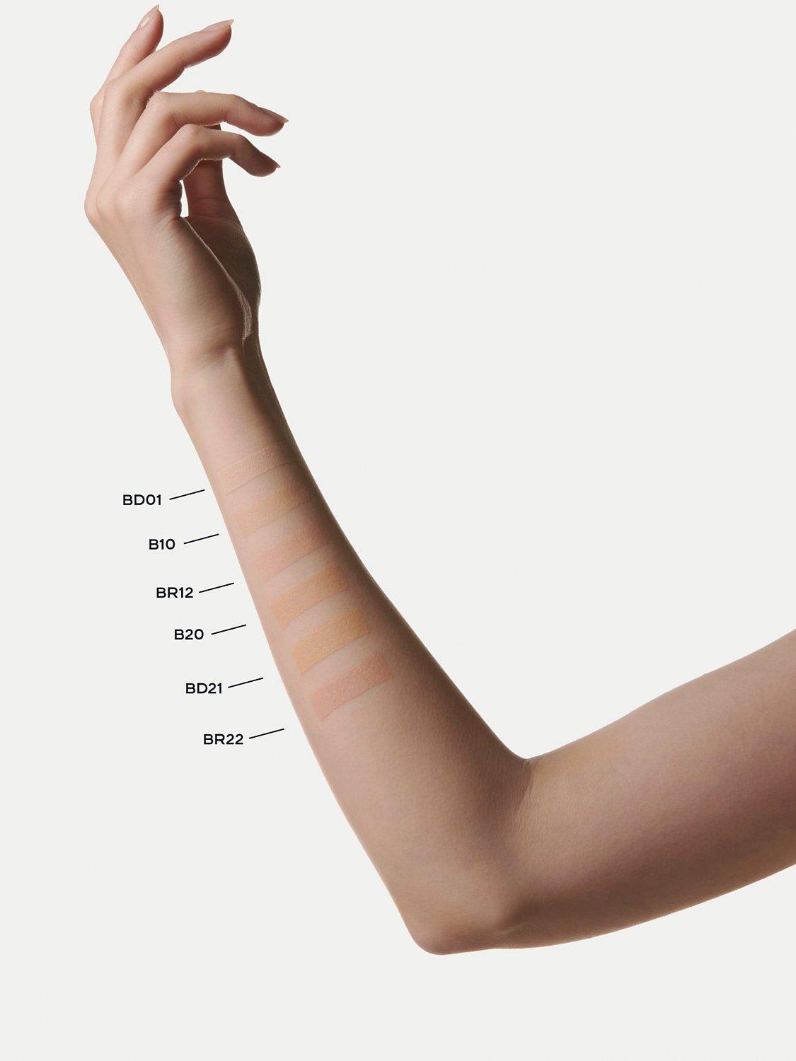 N°1 De CHANEL Revitalising Foundation Illuminates - Hydrates - Protects