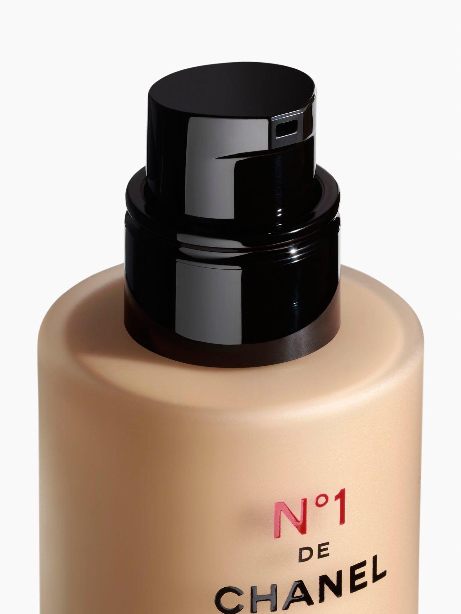 N°1 De CHANEL Revitalising Foundation Illuminates - Hydrates - Protects