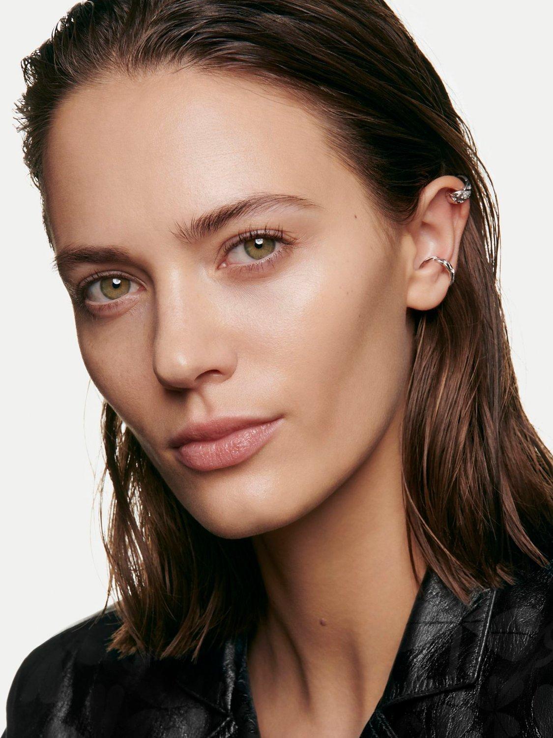 N°1 De CHANEL Revitalising Foundation Illuminates - Hydrates - Protects