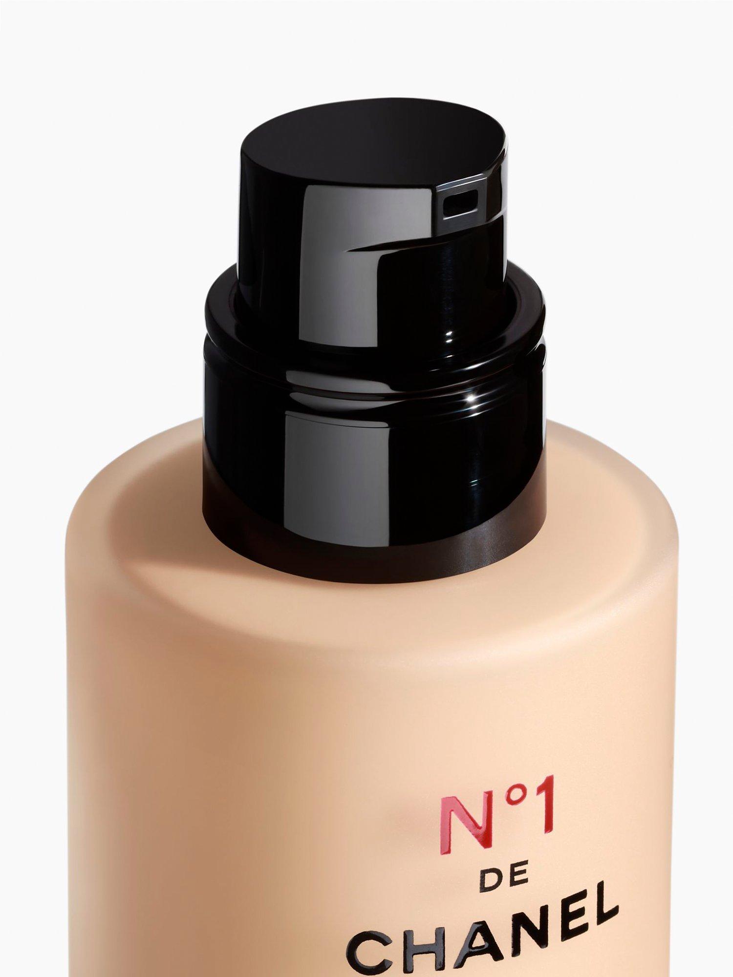 N°1 De CHANEL Revitalising Foundation Illuminates - Hydrates - Protects