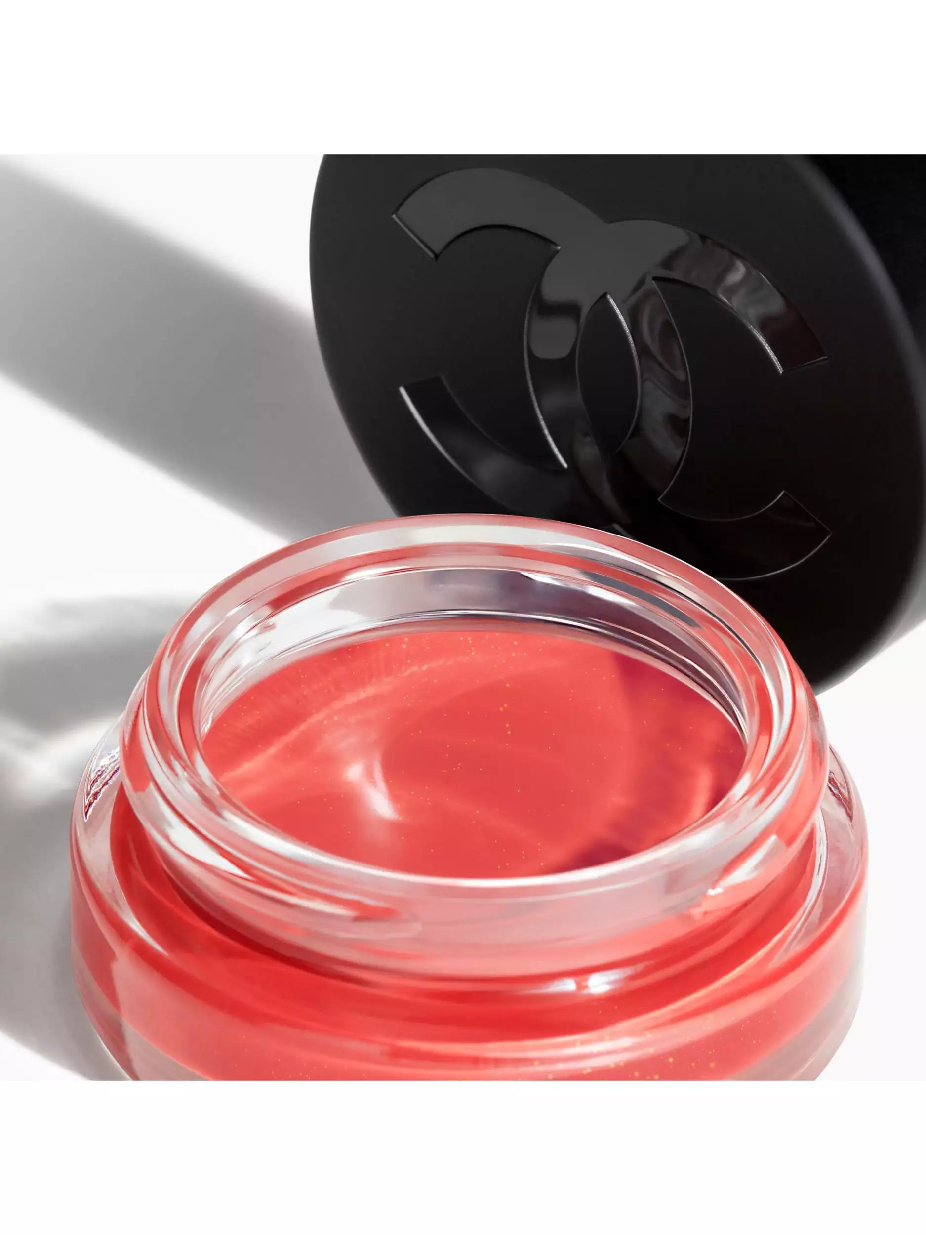 CHANEL N°1 De CHANEL Lip And Cheek Balm Enhances Colour - Nourishes - Plumps