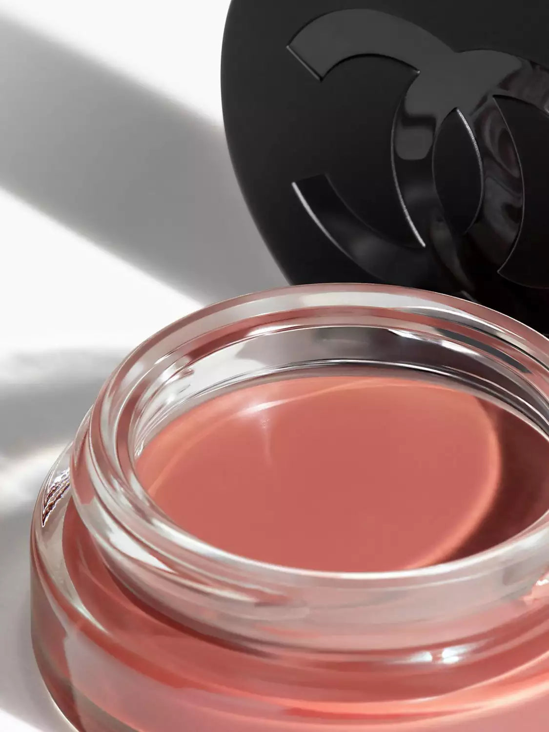 CHANEL N°1 De CHANEL Lip And Cheek Balm Enhances Colour - Nourishes - Plumps