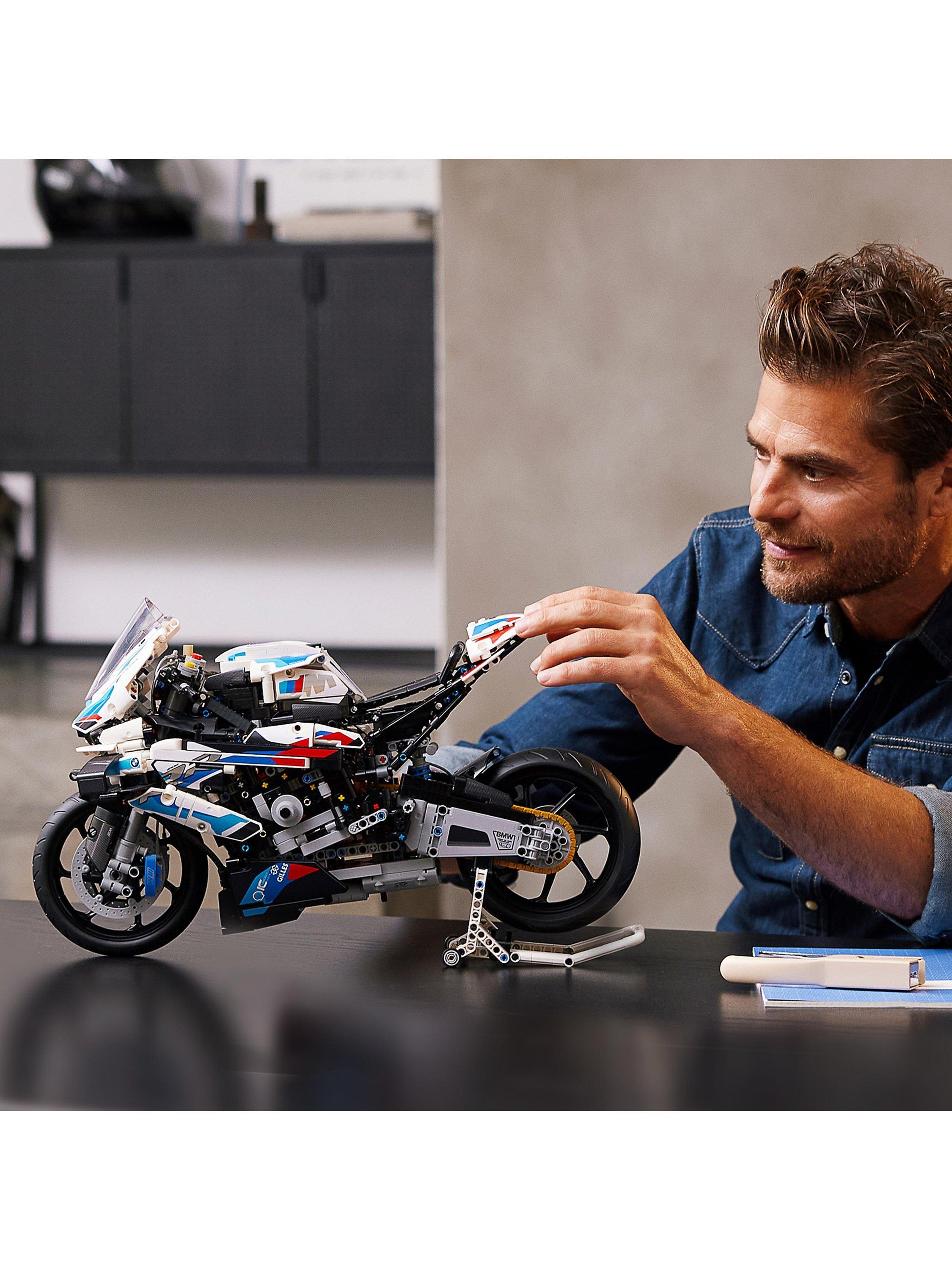 Technic 42130 BMW M 1000 RR