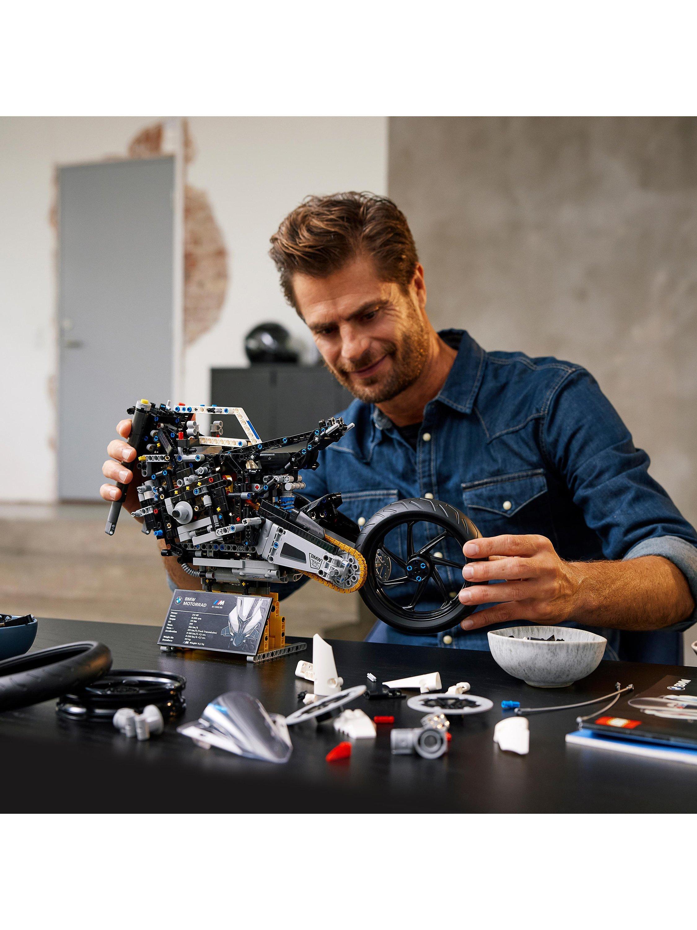 Technic 42130 BMW M 1000 RR