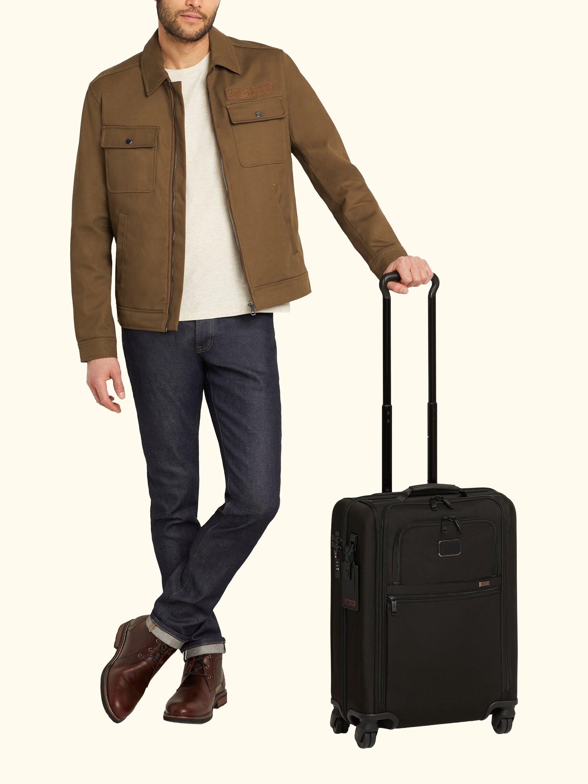 Alpha 3 International Slim Super Léger 55cm 4-Wheel Cabin Case, Black