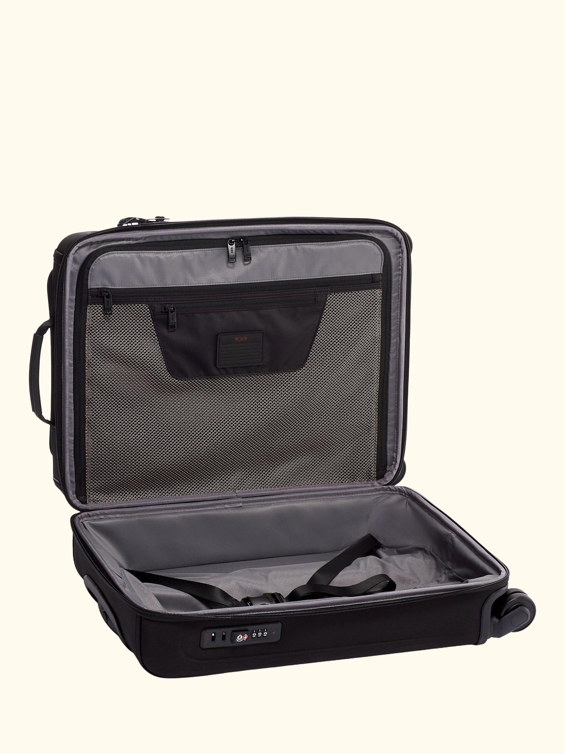 Alpha 3 International Slim Super Léger 55cm 4-Wheel Cabin Case, Black